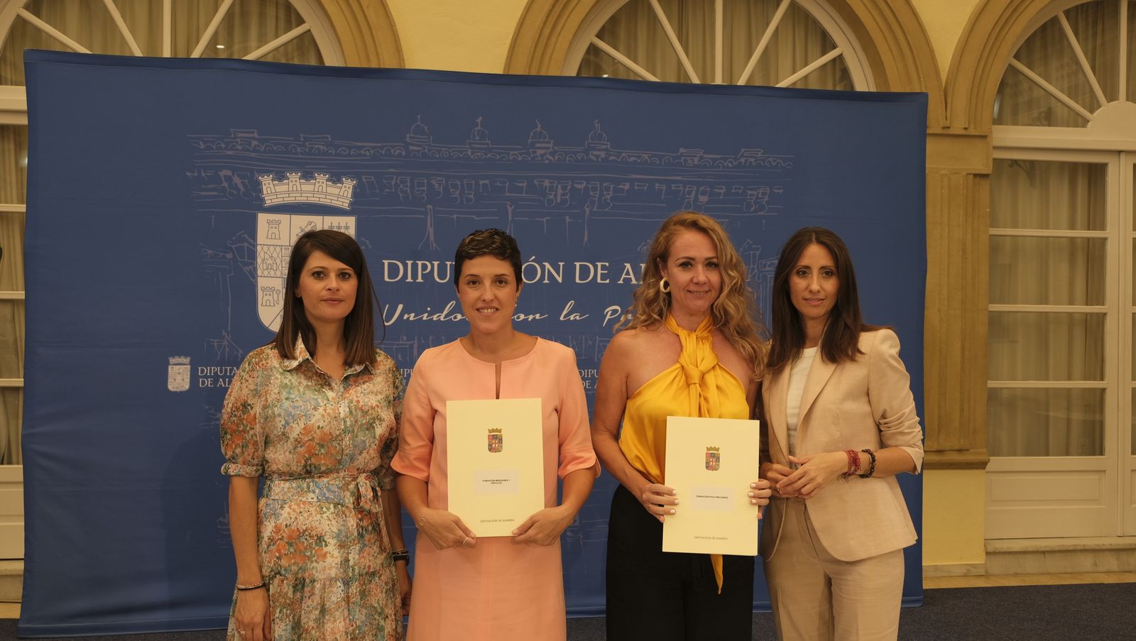 Entrega de ayudas a colectivos sociales en la Diputación de Almería