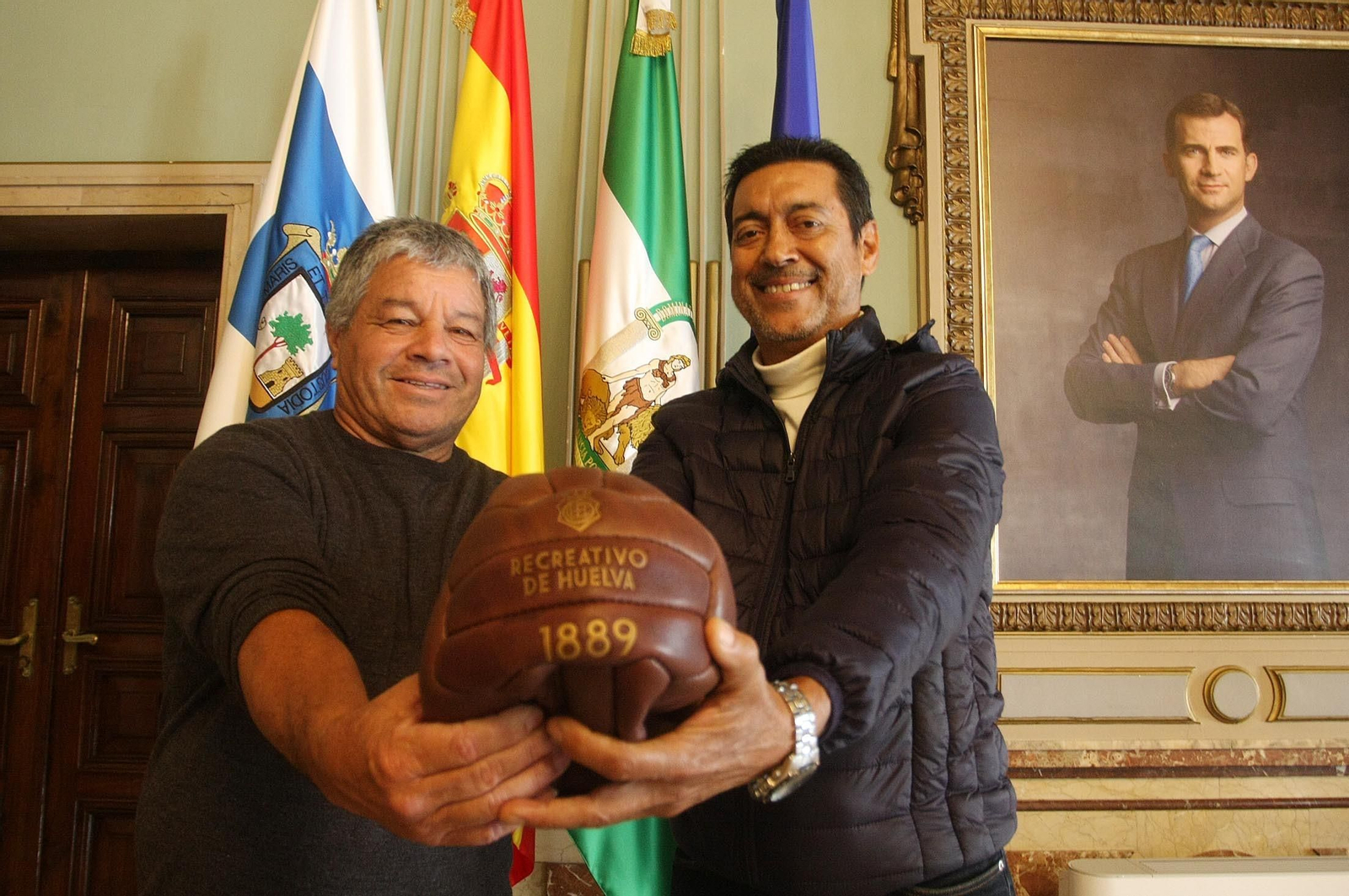 Imágenes de Luzardo y Alzugaray en su recepción en el Ayuntamiento de Huelva