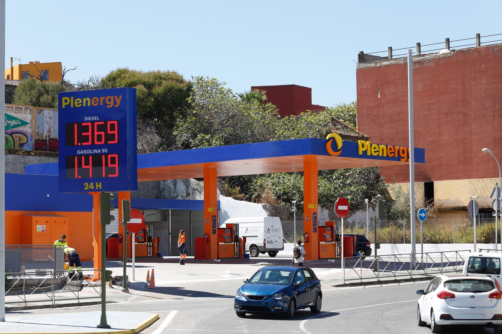 Estación de Plenergy en la Carretera Sierra Alhamilla tras su reapertura.