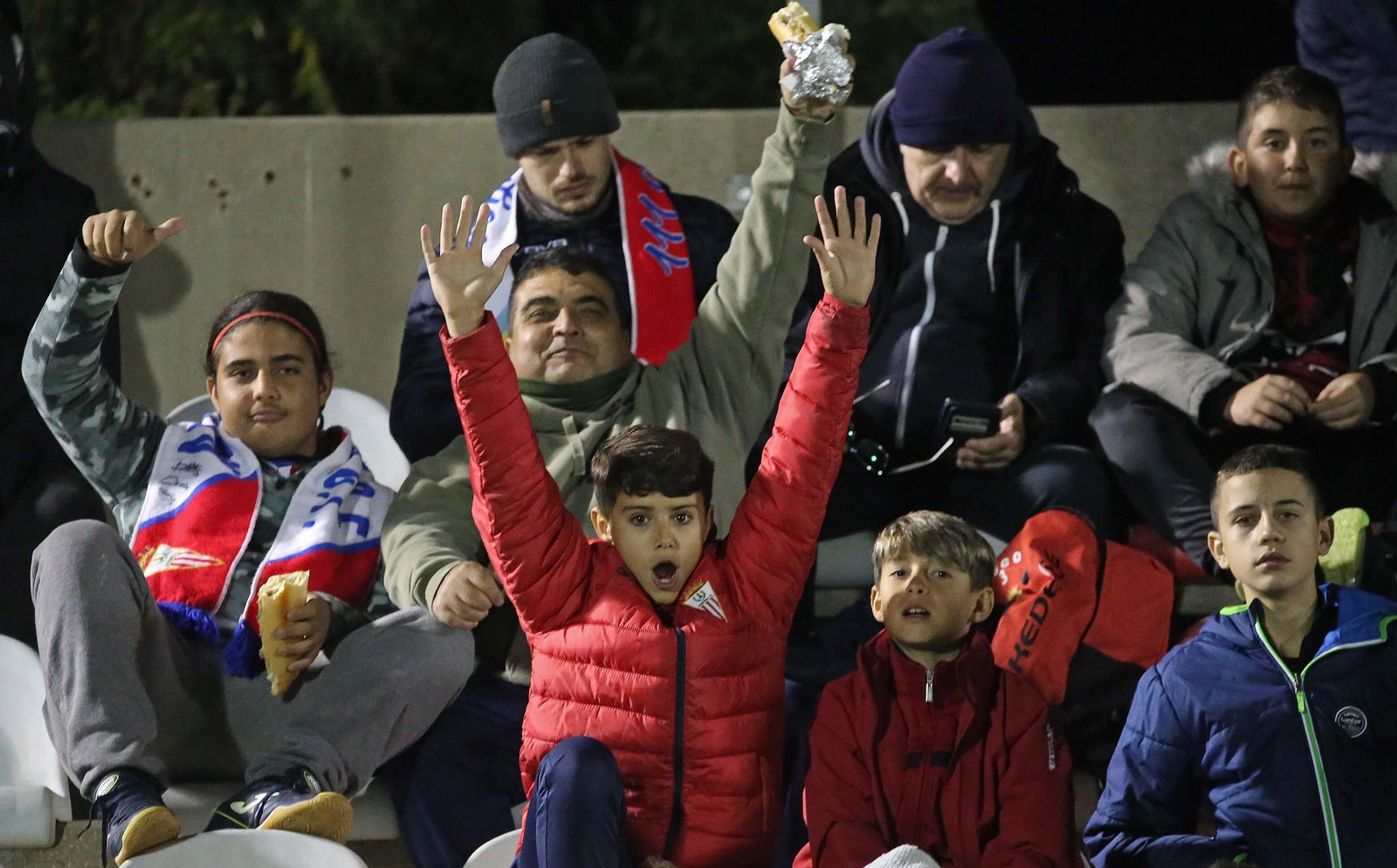Búscate en el Nuevo Mirador durante el Algeciras - Atlético de Madrid B