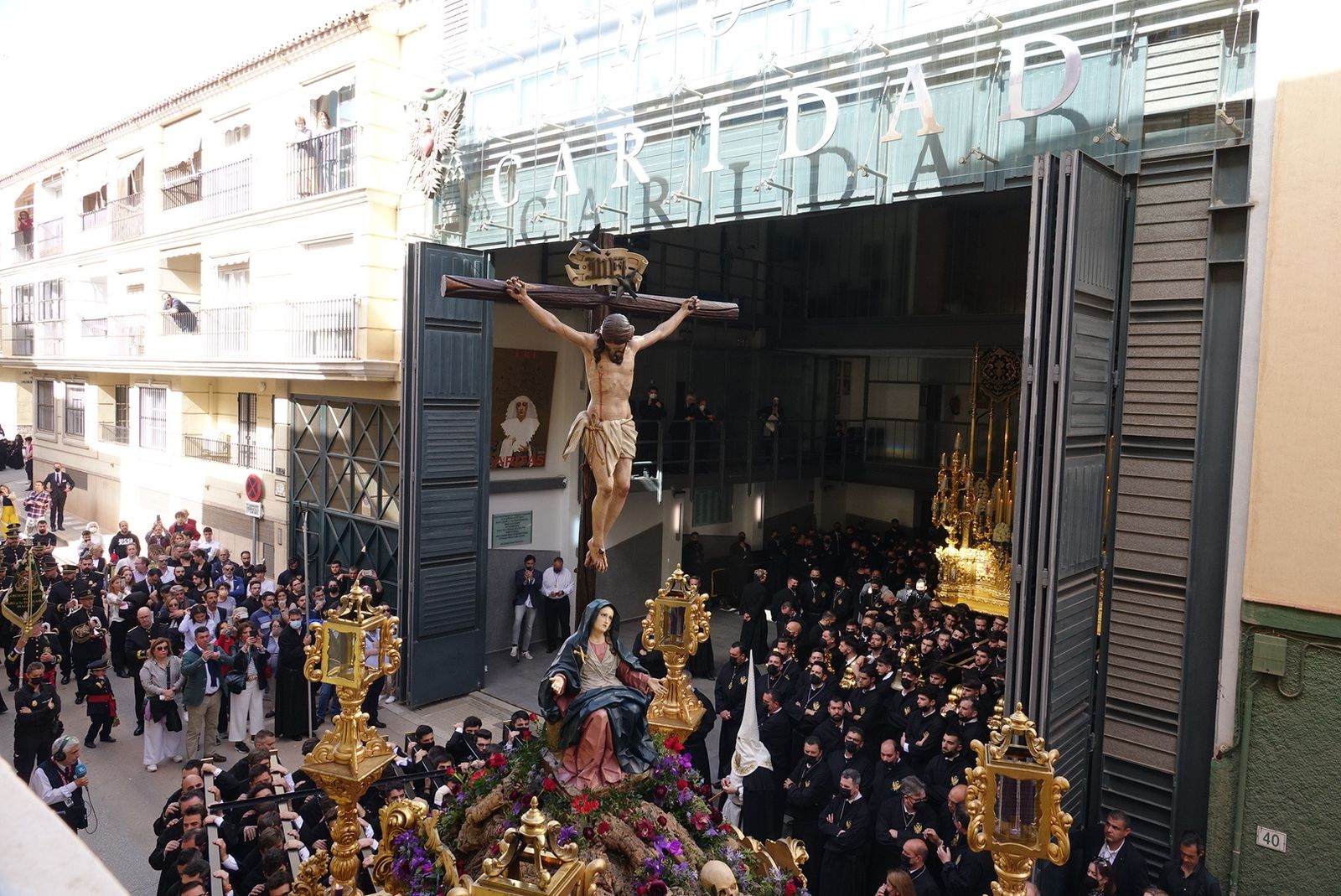 Las fotos de la cofradía del Amor, en el Viernes Santo de Málaga