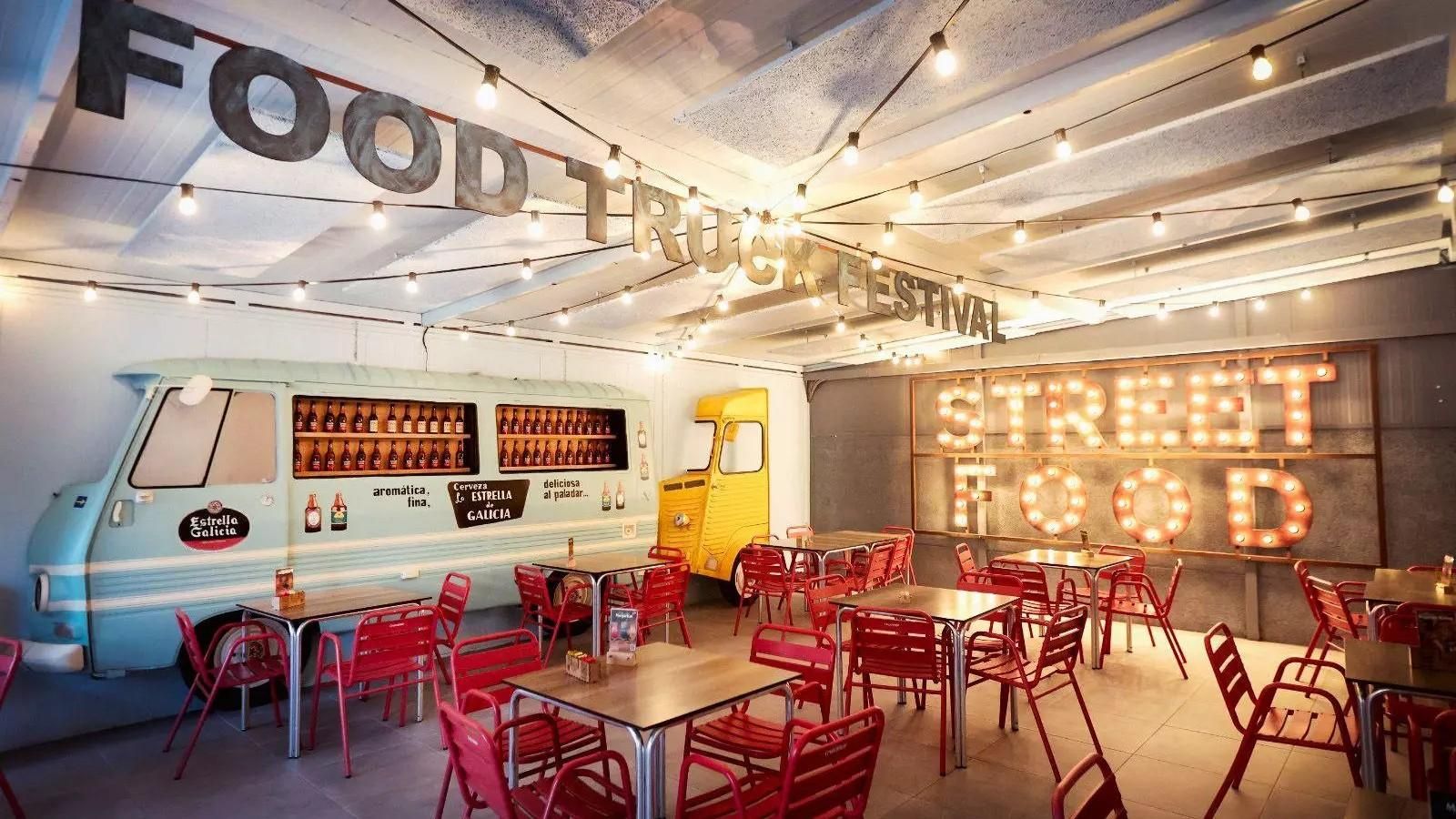 Patio interior reformado de Salsa Chips (Jerez).