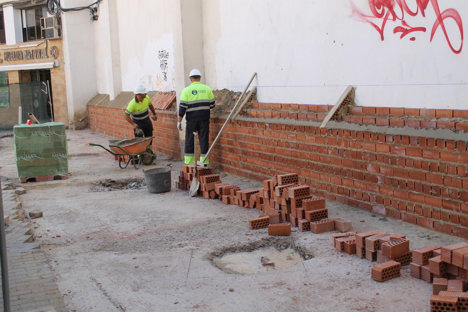 Obras de mejora en la Plaza del Lino.