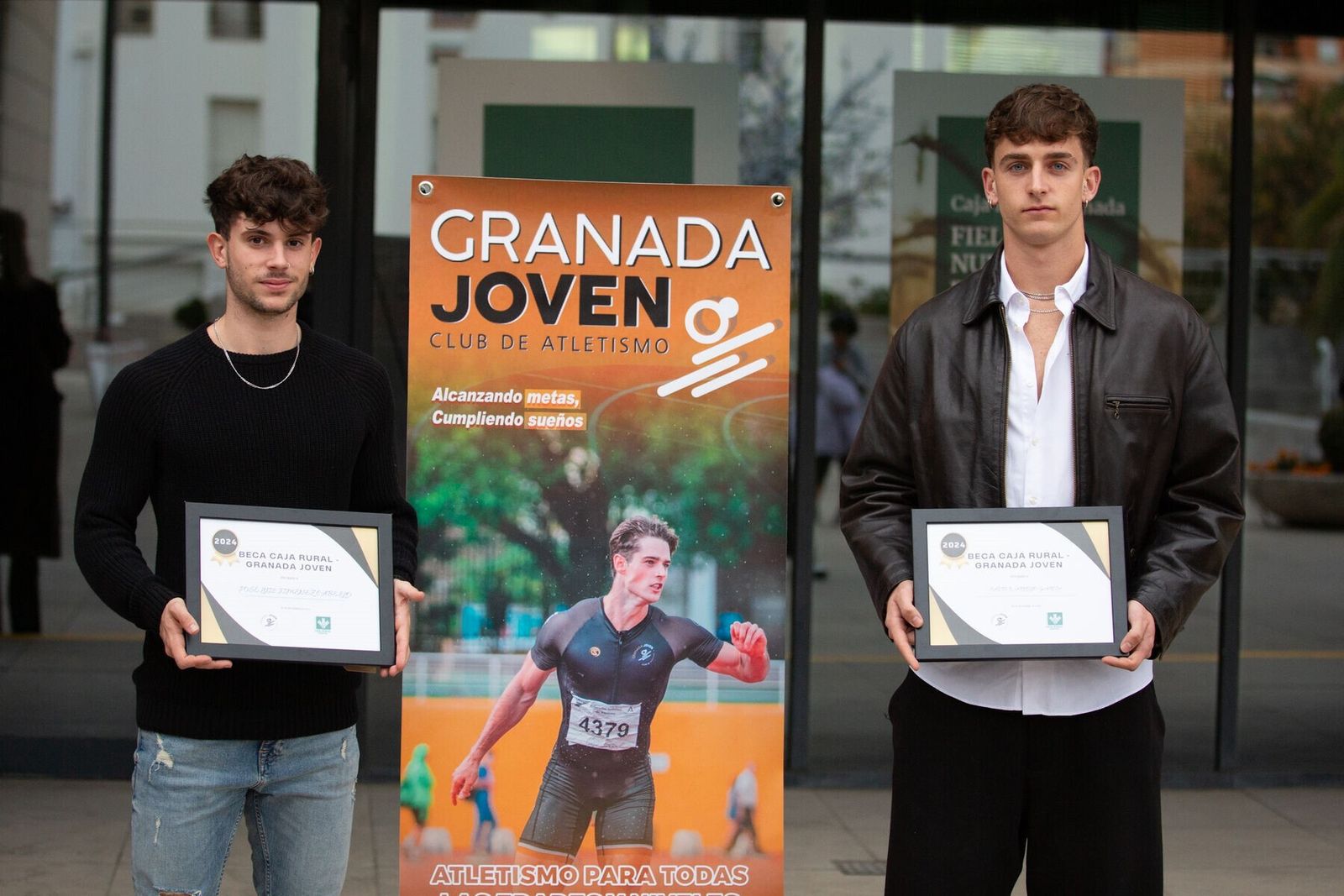 La entrega de las becas del Granada Joven en imágenes