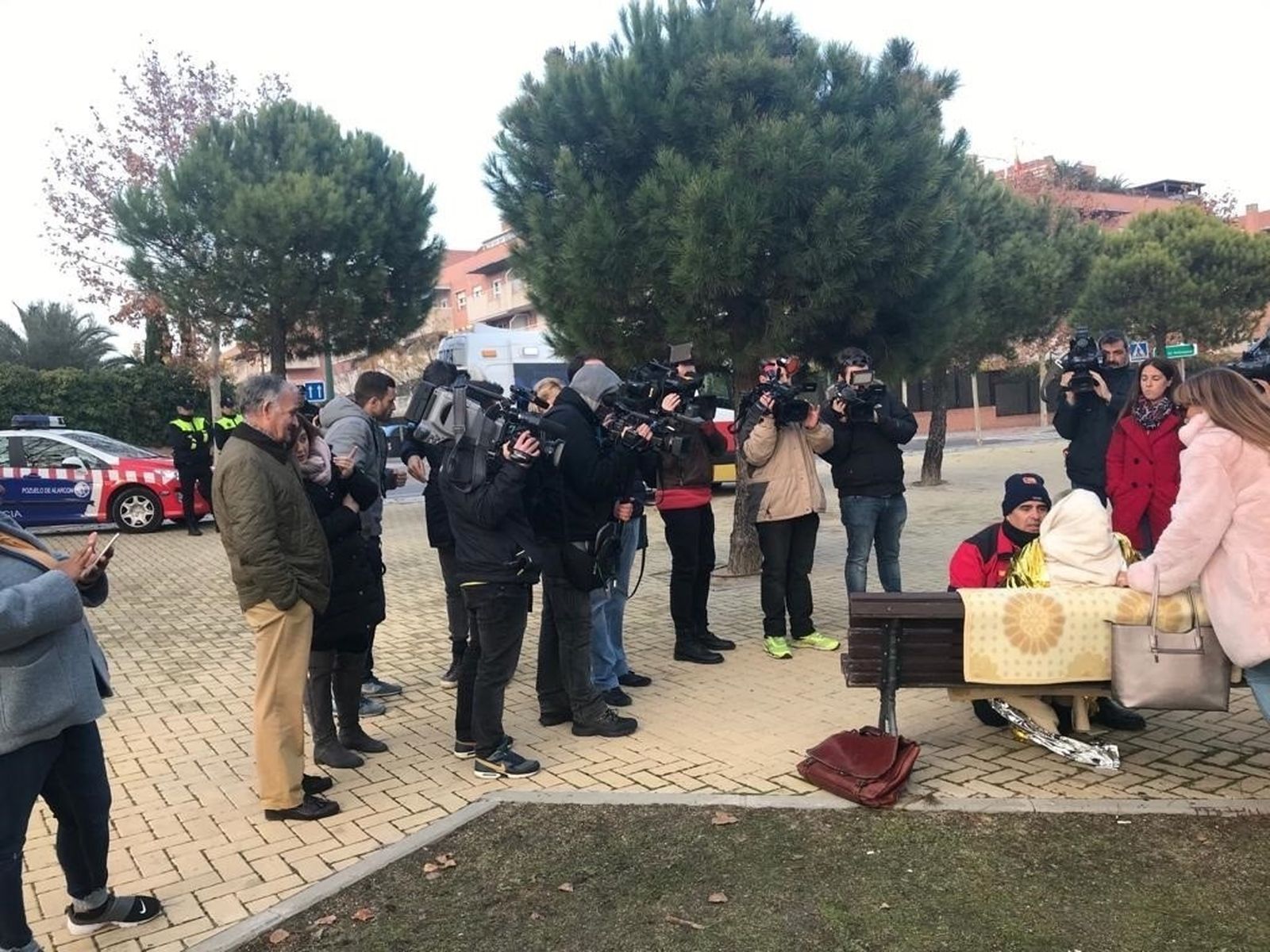 La anciana de 99 años desahuciada, sentada en un banco de Pozuelo.