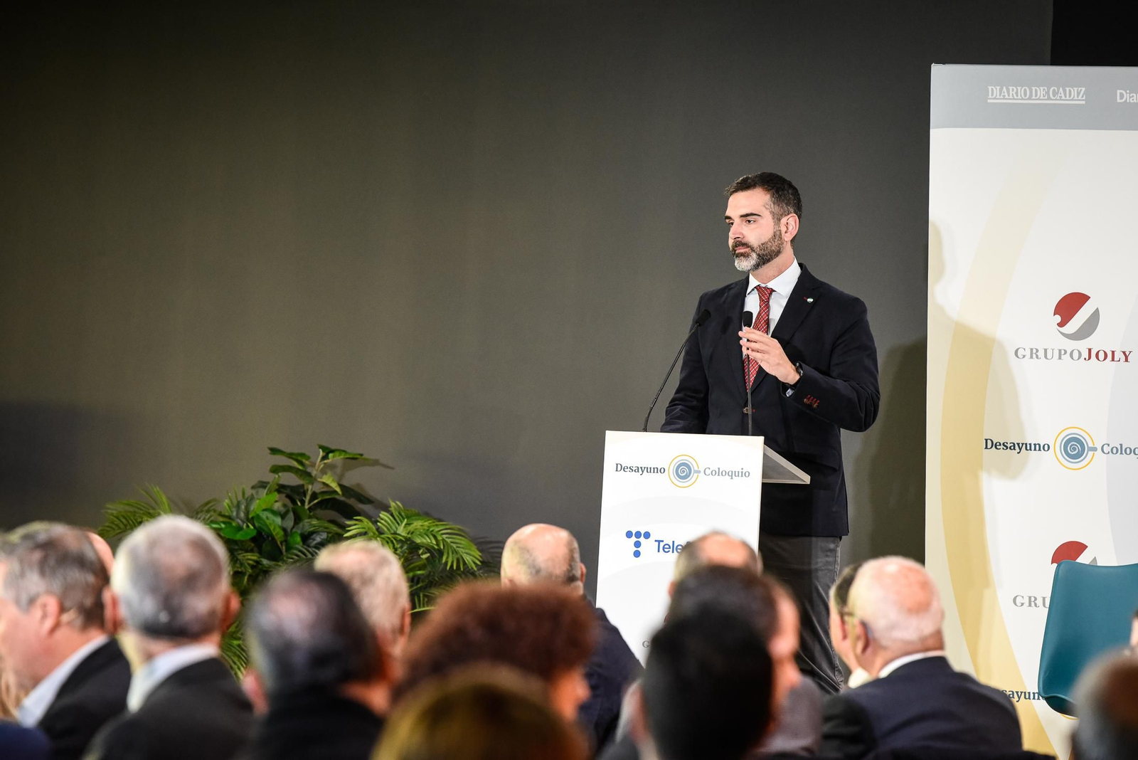 Imágenes del Desayuno Coloquio "Enomía azul, claves para el desarrollo sostenible" organizado por el Grupo Joly