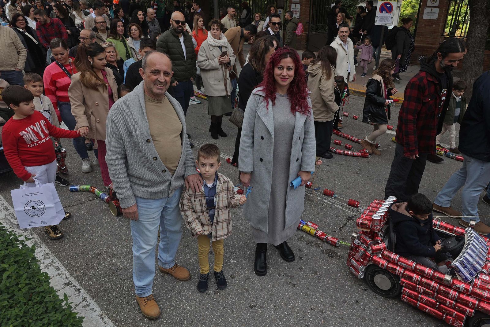 Búscate en las fotos del Arrastre de Latas 2025 en Algeciras