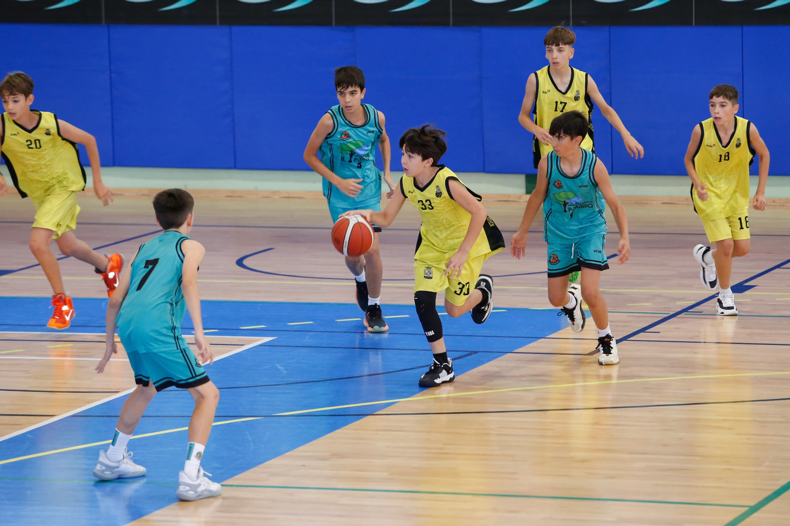 Las fotos de la tercera jornada del Cadeba mini masculino de La Linea