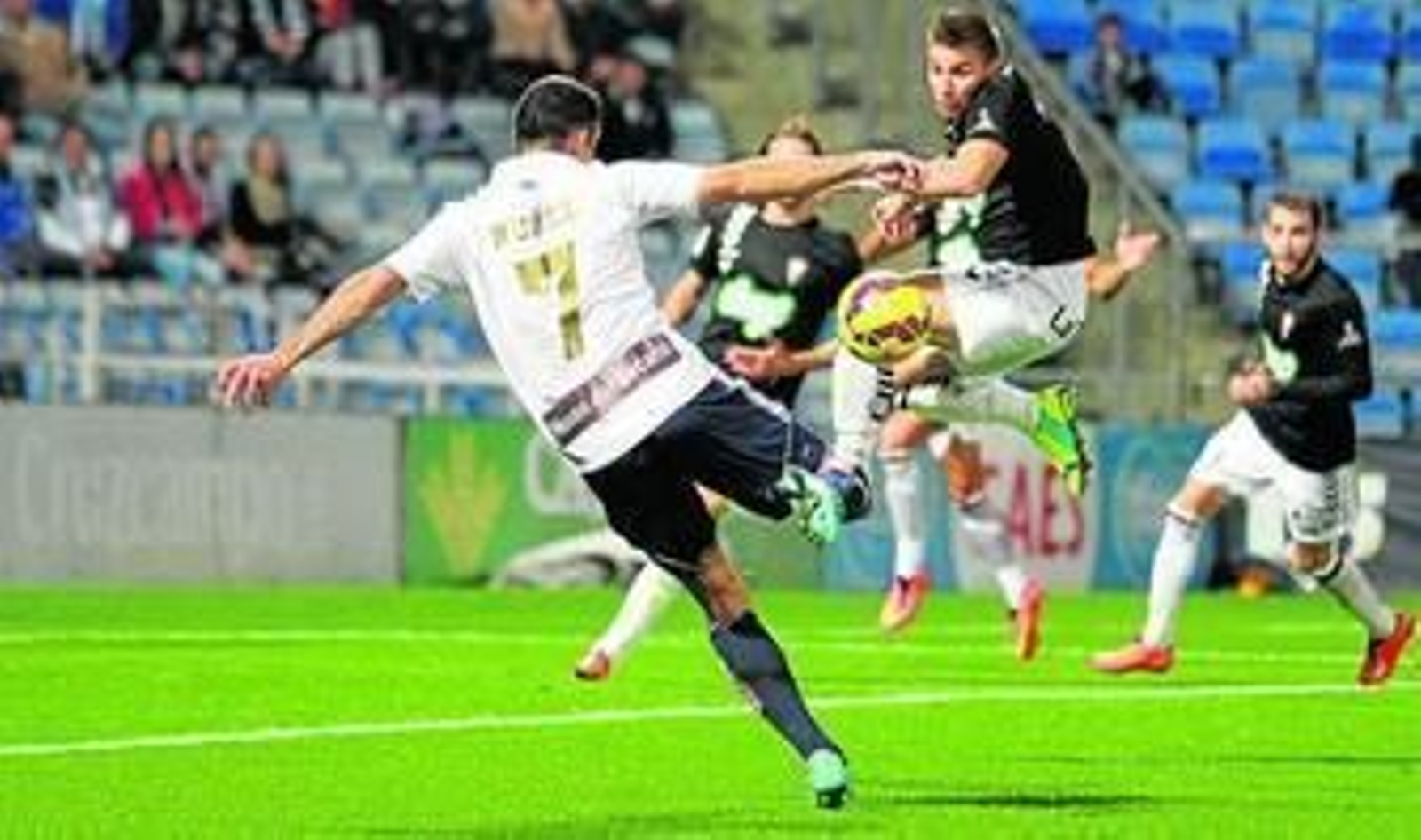 Núñez, en el momento de marcar uno de los goles del 4-1 ante el Albacete.