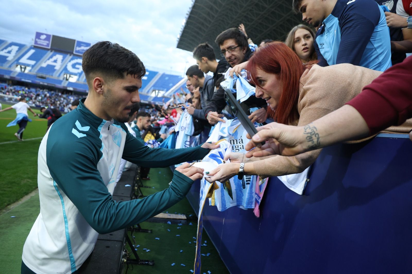 Búscate en las fotos del entrenamiento del Málaga CF en La Rosaleda