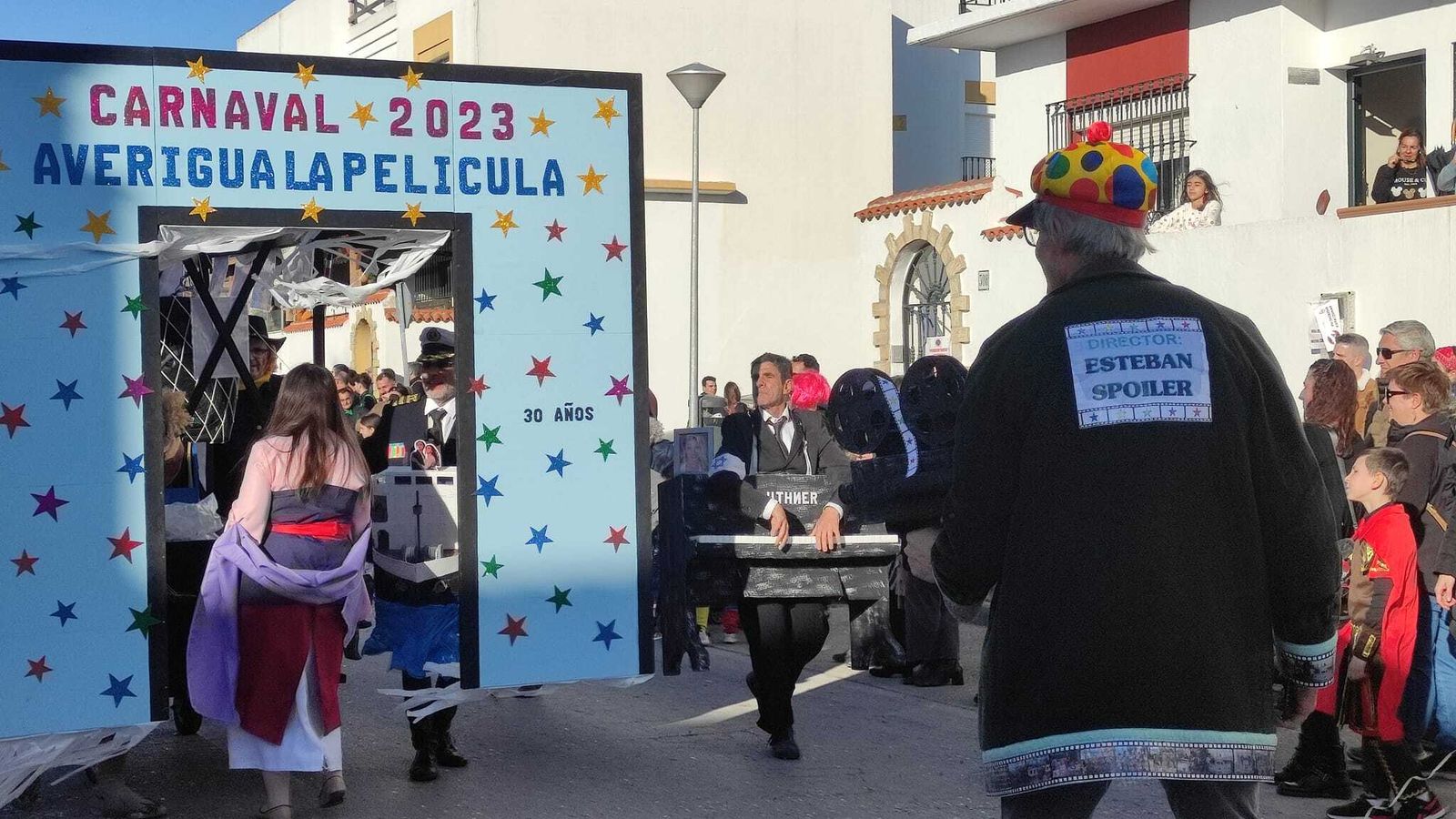 Cabalgata de Carnaval en Puerto Real: grupo 'Averigua la película'