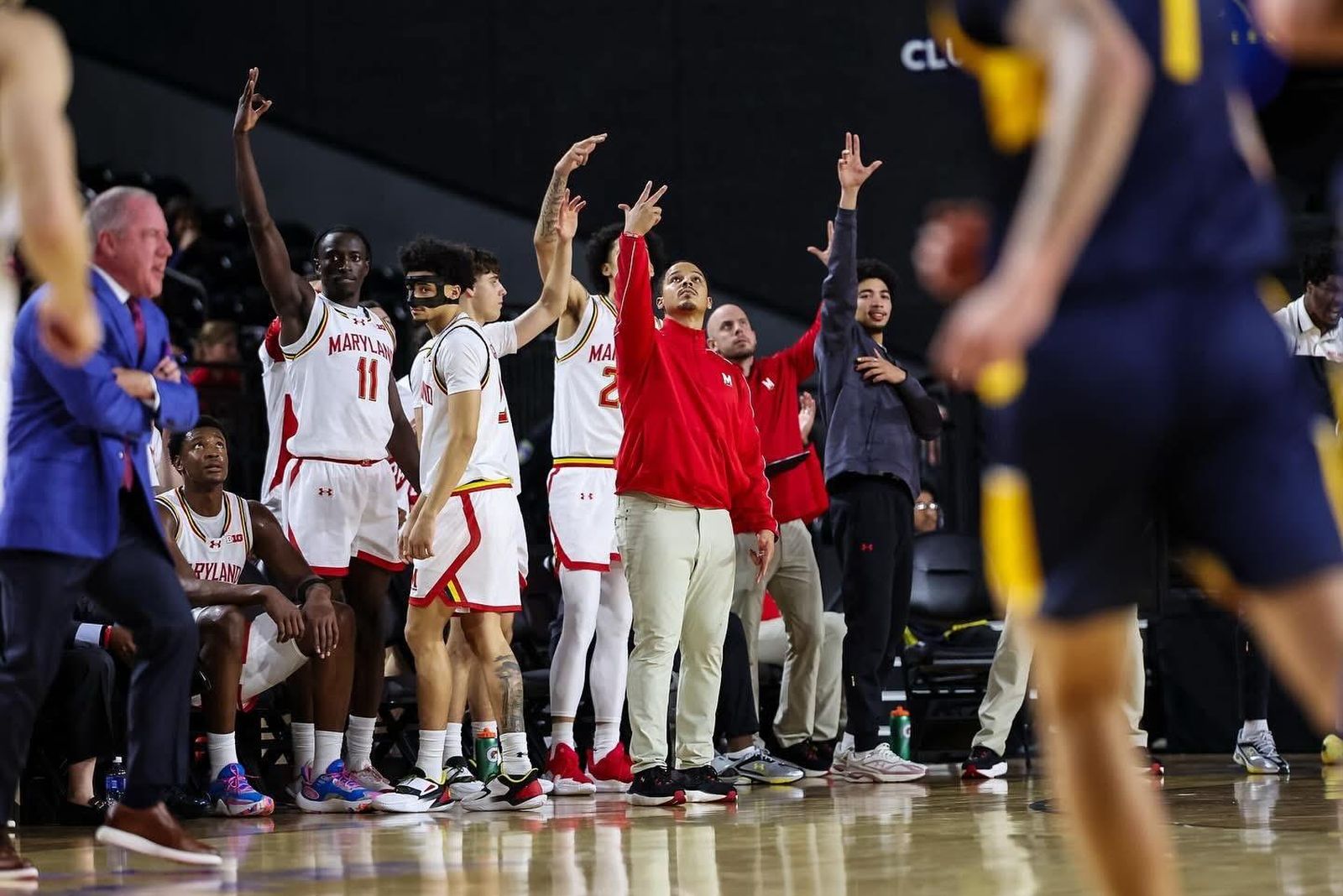 NCAA: Mario Saint-Supéry y Guille del Pino debutan con victoria