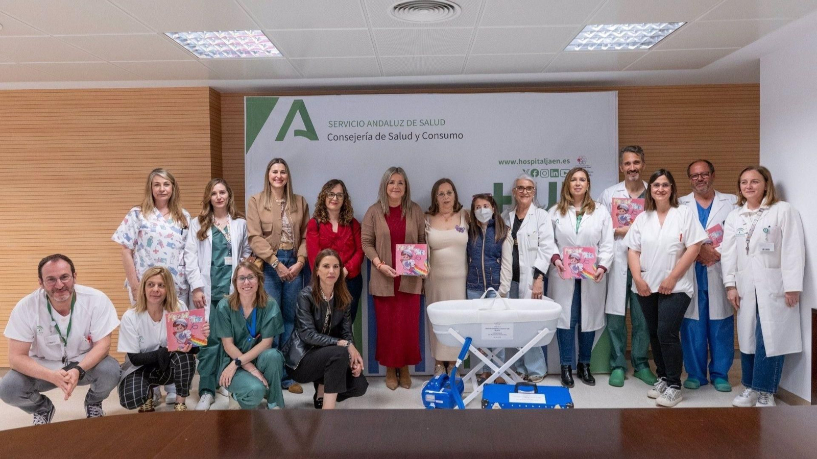 Donación de la cuna de abrazos al Hospital Universitario. Donación de la cuna de abrazos al Hospital Universitario.