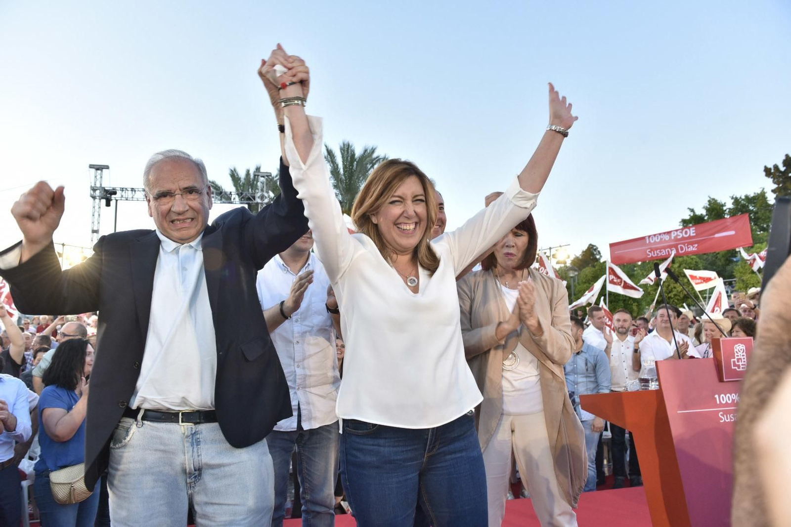 El acto de campaña de Susana Díaz en Sevilla, en imágenes