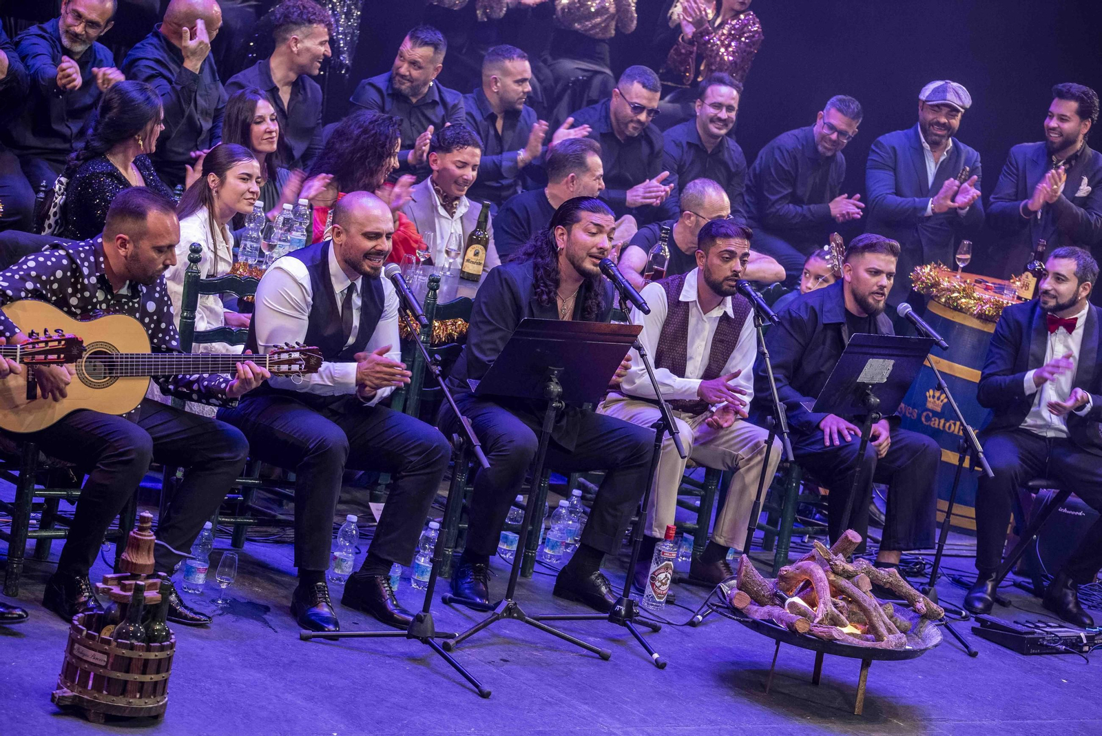 Voces prodigiosas del flamenco, muy conocidas en Almería, tuvieron una actuación prodigiosa en el Auditorio Maestro Padilla.