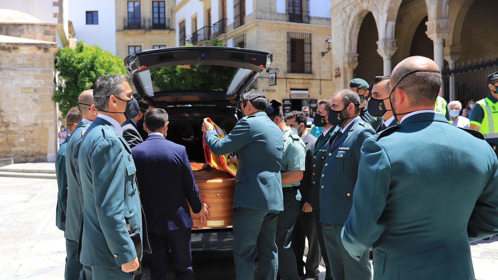 Capilla ardiente en Jerez del guardia civil Agustín Cárdenas