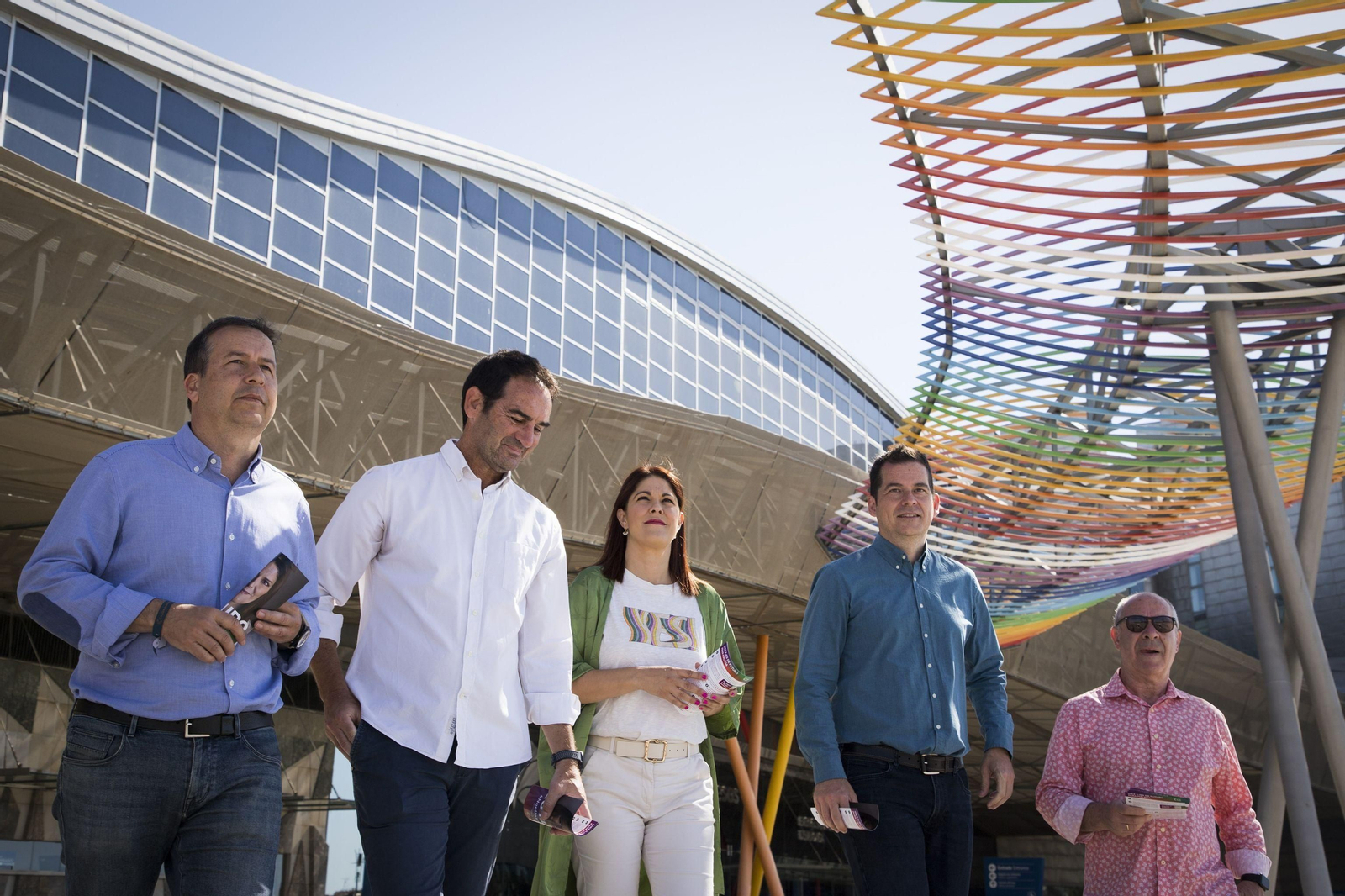 Losada y otros miembros de CS, este domingo, en el Palacio de Ferias. Losada y otros miembros de CS, este domingo, en el Palacio de Ferias.
