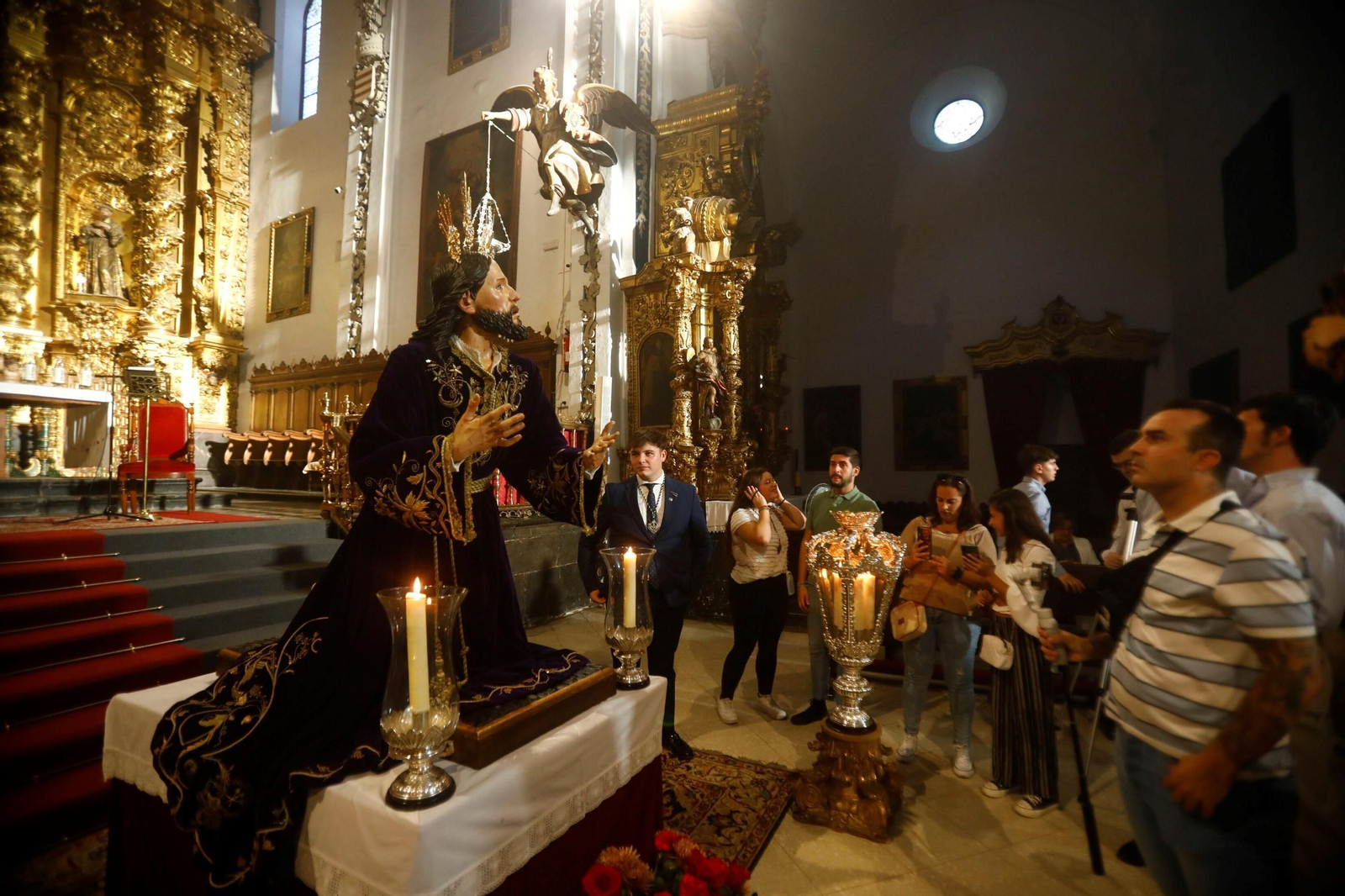 Las mejores fotos de la veneración al Señor del Huerto de Córdoba tras su restauración