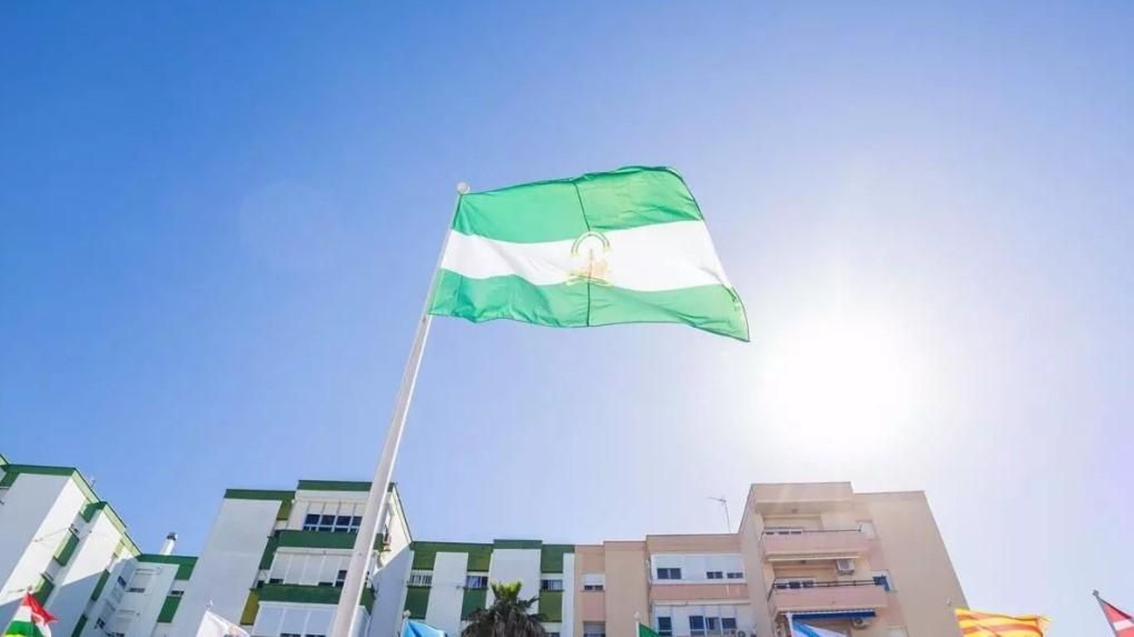 La bandera de Andalucía, en una imagen de archivo La bandera de Andalucía, en una imagen de archivo