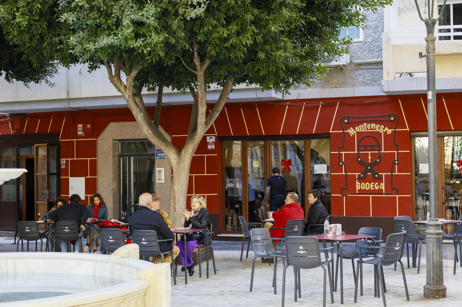 Bodegas y tabernas castizas de Almería, en imágenes