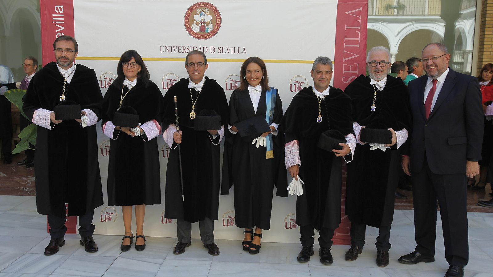 Miguel Ángel Castro y Lina Gávez, con los consejeros de las universidades de Almería, Huelva y Jaén.
