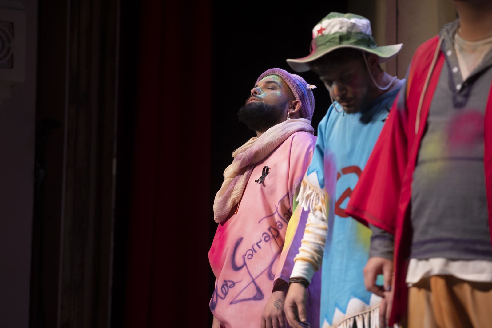 Imágenes de la actuación de la comparsa de Huelva "Los garrapatas" en el Carnaval Colombino