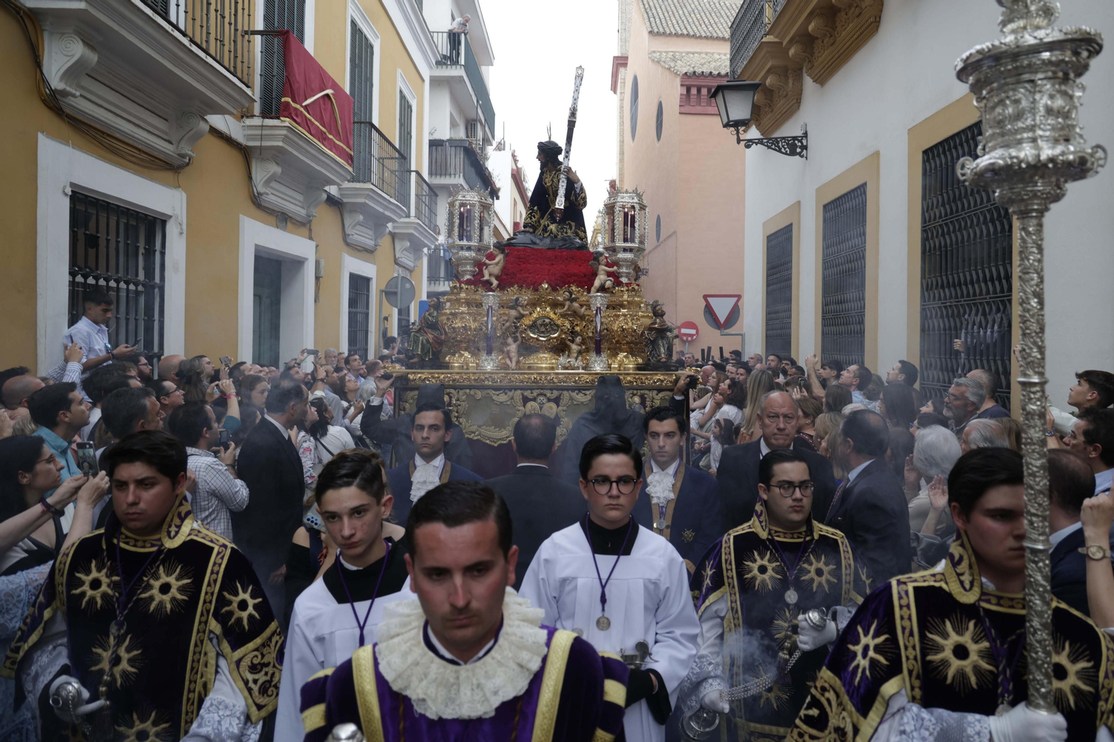 La salida de la Hermandad de las Penas en imágenes