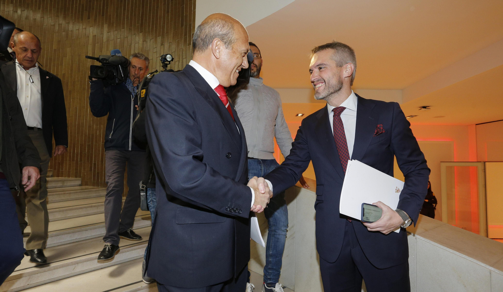 La Junta General del Accionistas del Sevilla FC, en imágenes