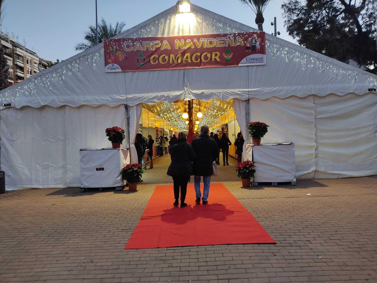 La inauguración de la carpa navideña de la Victoria en Córdoba, en fotografías