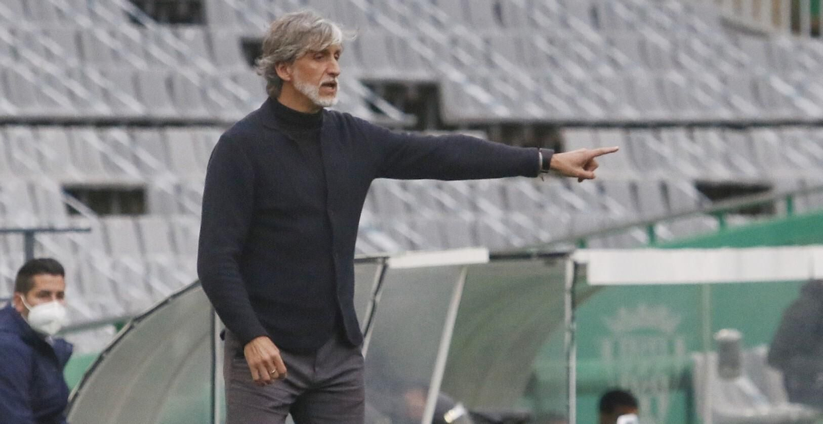 Pablo Alfaro, en un partido durante su etapa como técnico del Córdoba CF.