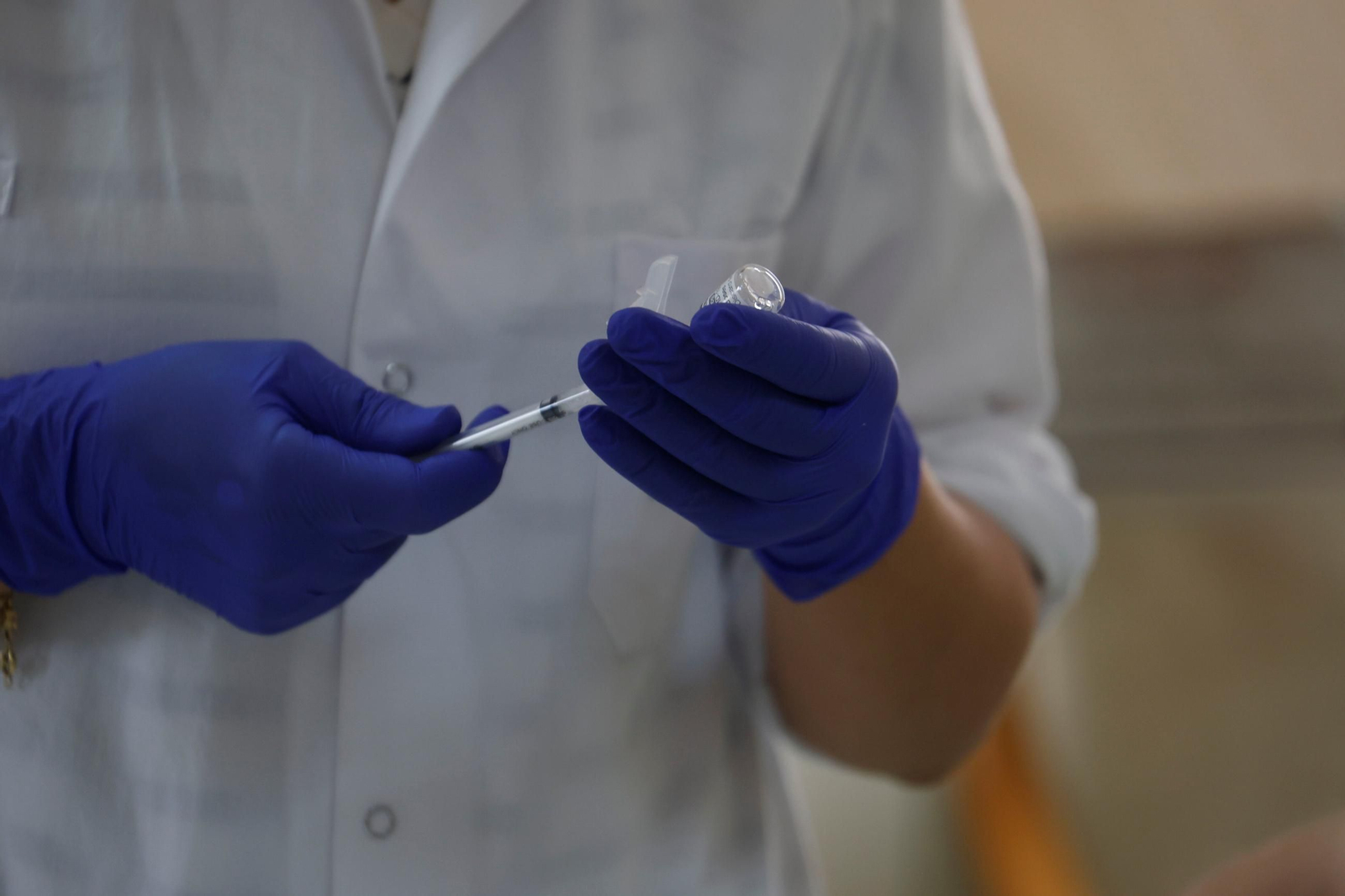 El inicio de la vacunación de la gripe y el Covid en las residencias de Córdoba, en fotos