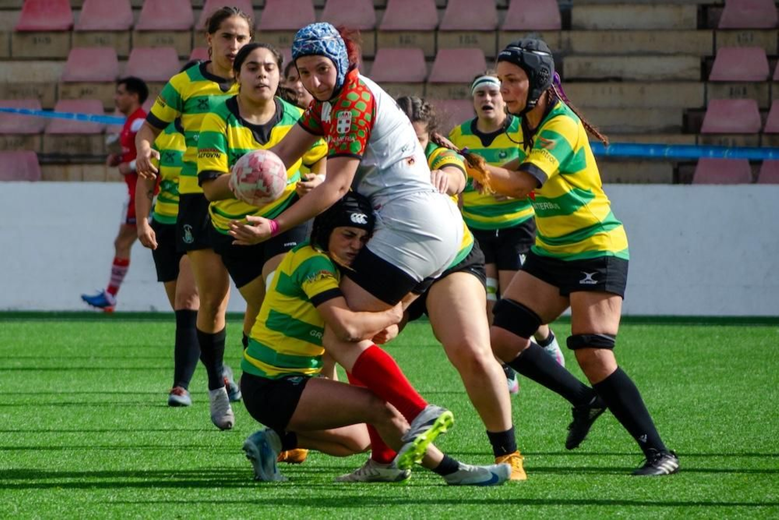 Las almerienses lograron un importante triunfo en un duelo dominado de principio a fin.