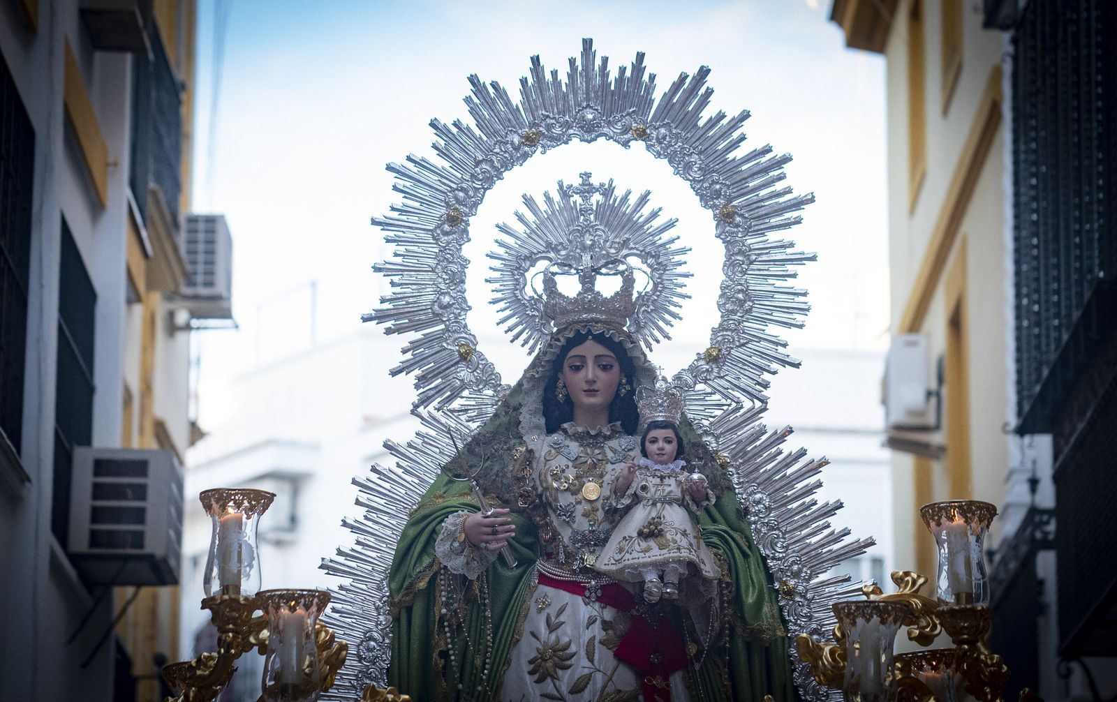 Procesión de la Esperanza Divina Enfermera, en imágenes