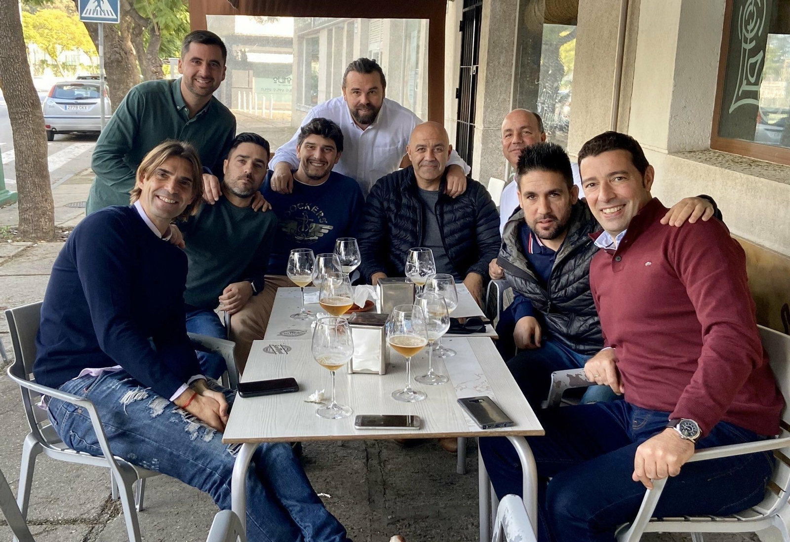Varios exentrenadores del Xerez CD se han reunido para comer en El Tragabuche.