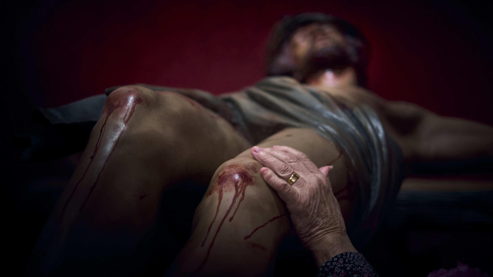 Usuarios de la Residencia Fragela  durante la visita al Cristo de las Sietes Palabras