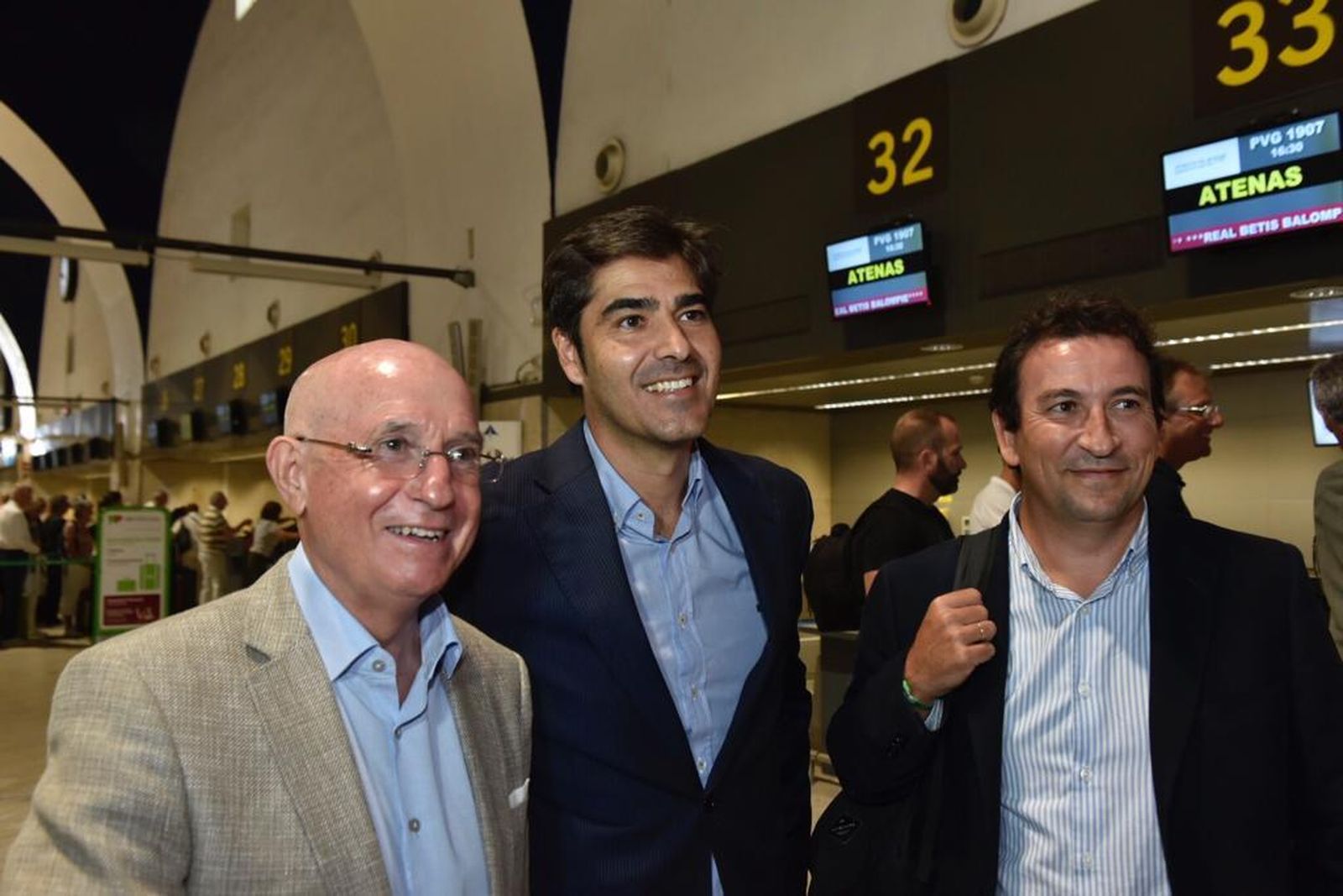 Haro posa con Serra Ferrer y López Catalán.