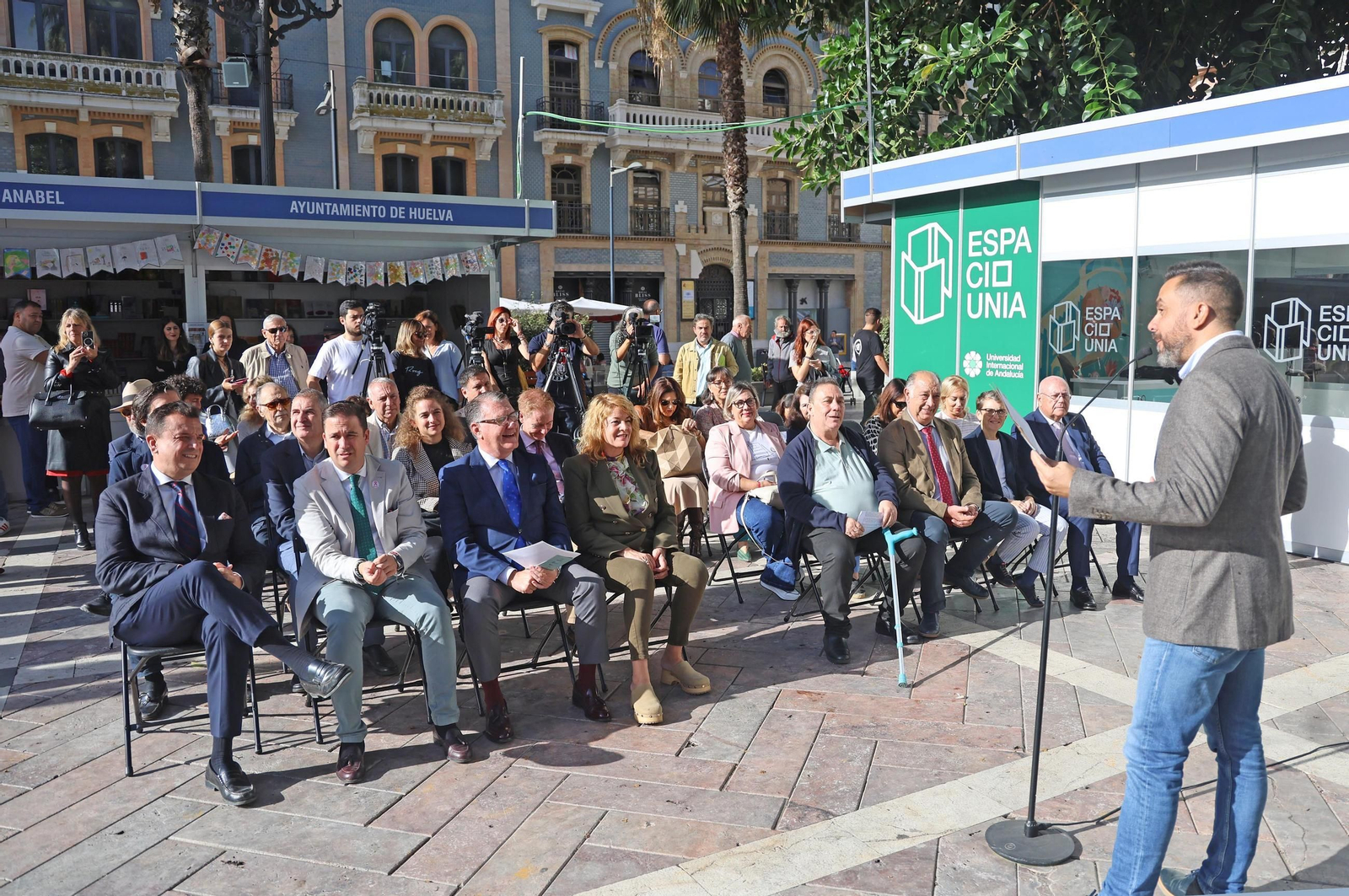 Imágenes de la  inauguración de la 48 edición de la Feria del Libro en Huelva