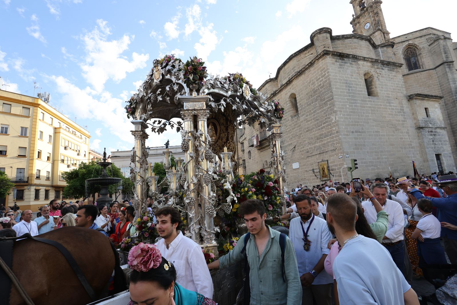 Llegada de la Hermandad del Rocío de Jerez a Santo Domingo