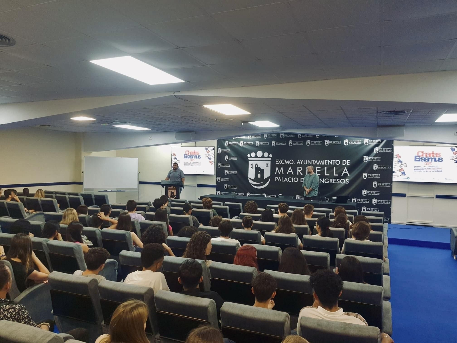Una jornada de asesoramiento a los jóvenes. Una jornada de asesoramiento a los jóvenes.