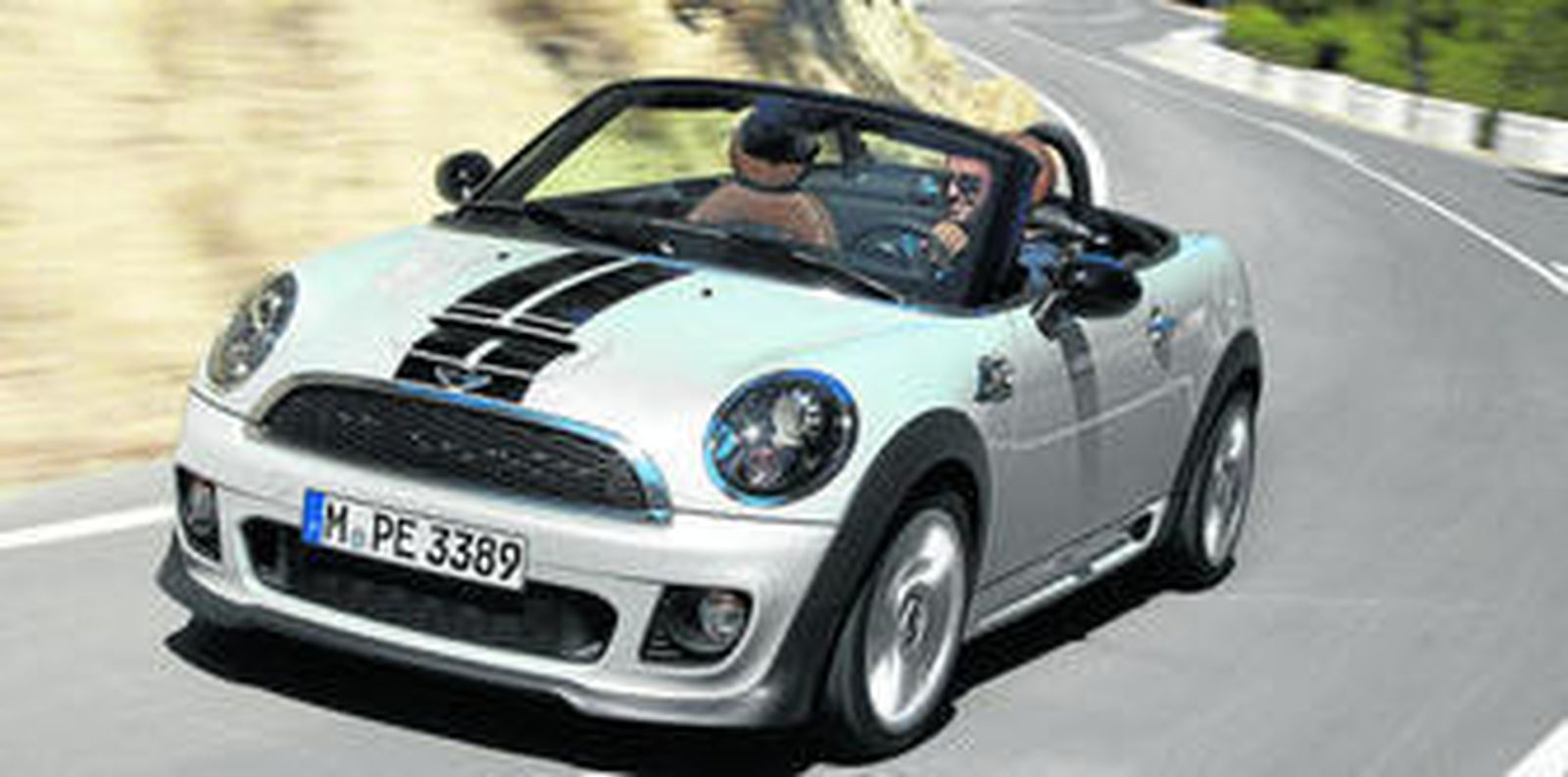 La aplicación de las típicas formas de Mini en un biplaza descapotable consigue que tenga una imagen inconfundible que irradia un gran encanto.