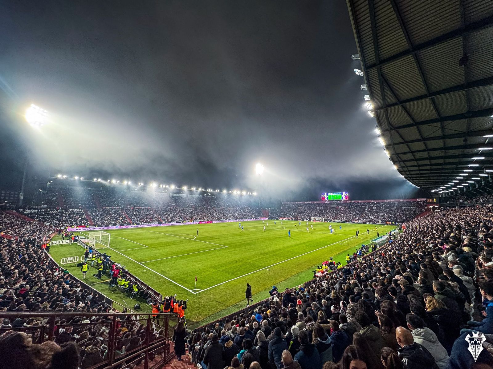 Lleno hasta la bandera en el Carlos Belmonte en el partido Albacete-Real Madrid.