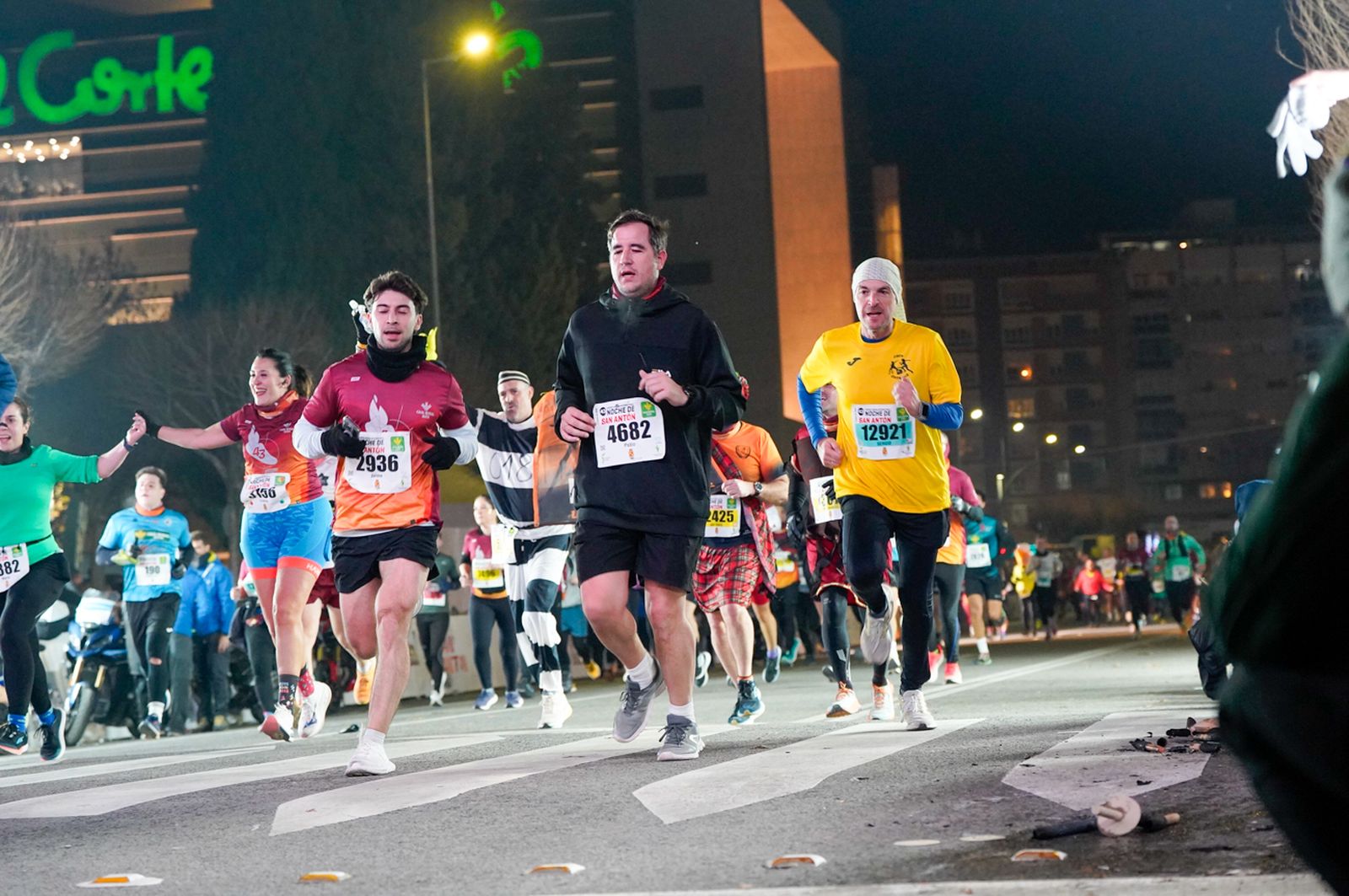 En imágenes: búscate en tu llegada a meta de la Carrera de San Antón 2026 (15)