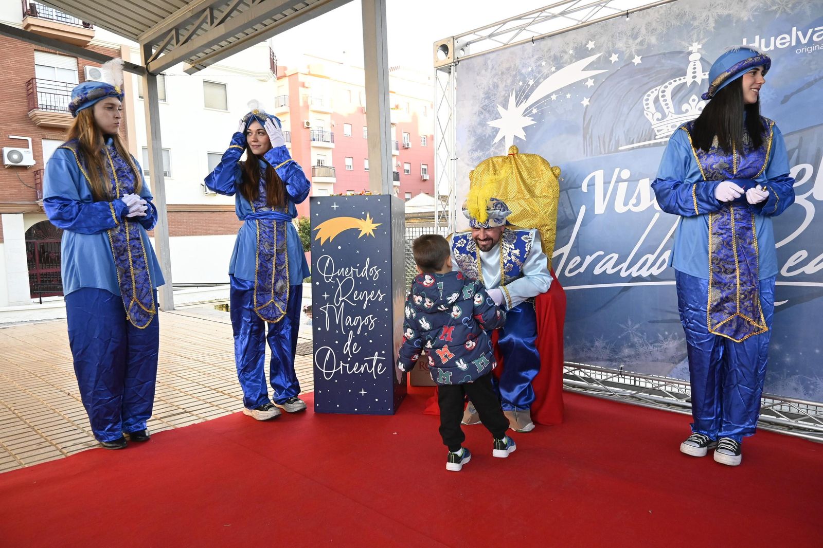 Recogida de cartas del paje real en la plaza Miguel Raya en el Molino, en imágenes