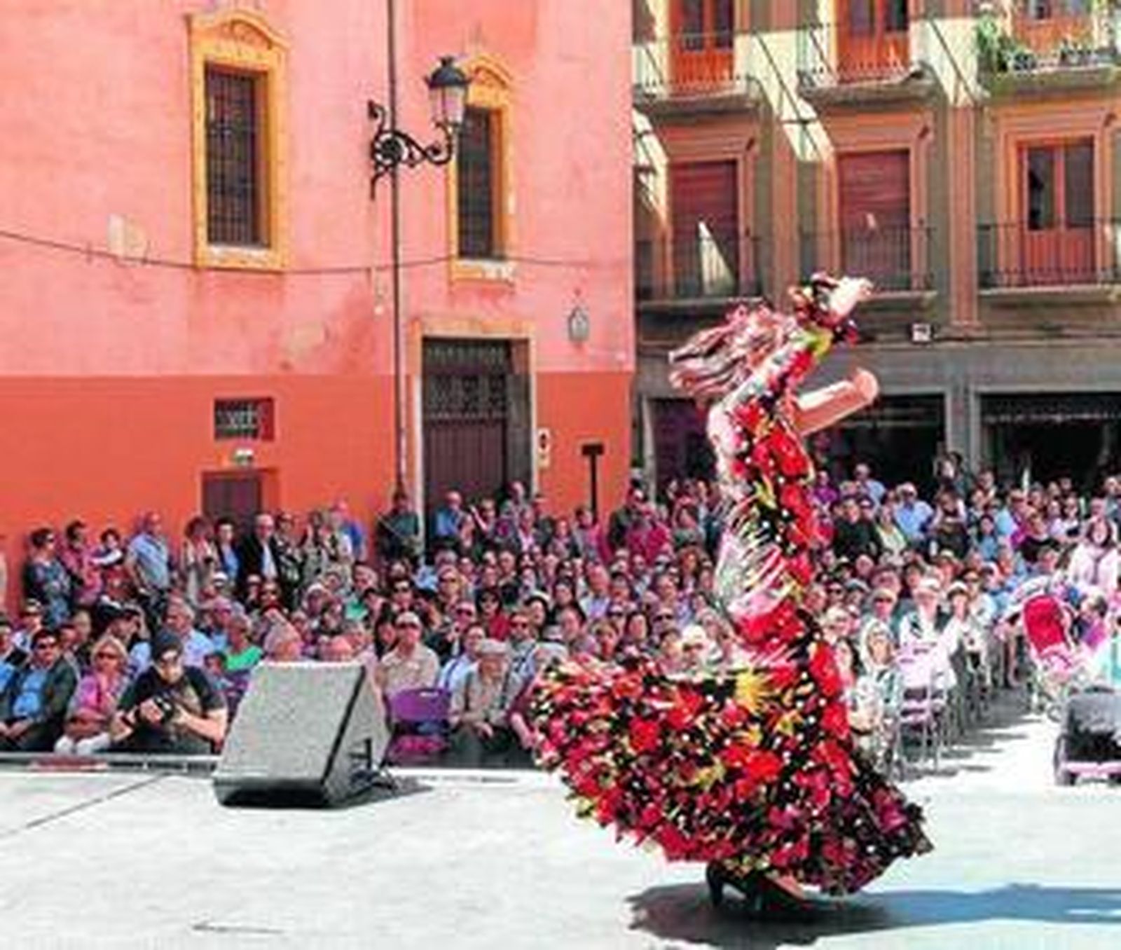 Actuación el pasado día de la Cruz en la plaza de las Pasiegas de la capital.