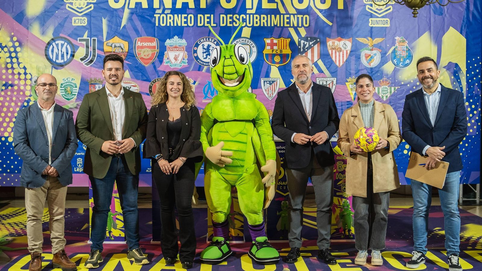 La mascota del torneo es Brinco. "Una semana antes, visitamos todos los colegios de los municipios que son sede del torneo, para una promoción directa con los niños", dice Joaquín La mascota del torneo es Brinco. "Una semana antes, visitamos todos los colegios de los municipios que son sede del torneo, para una promoción directa con los niños", dice Joaquín