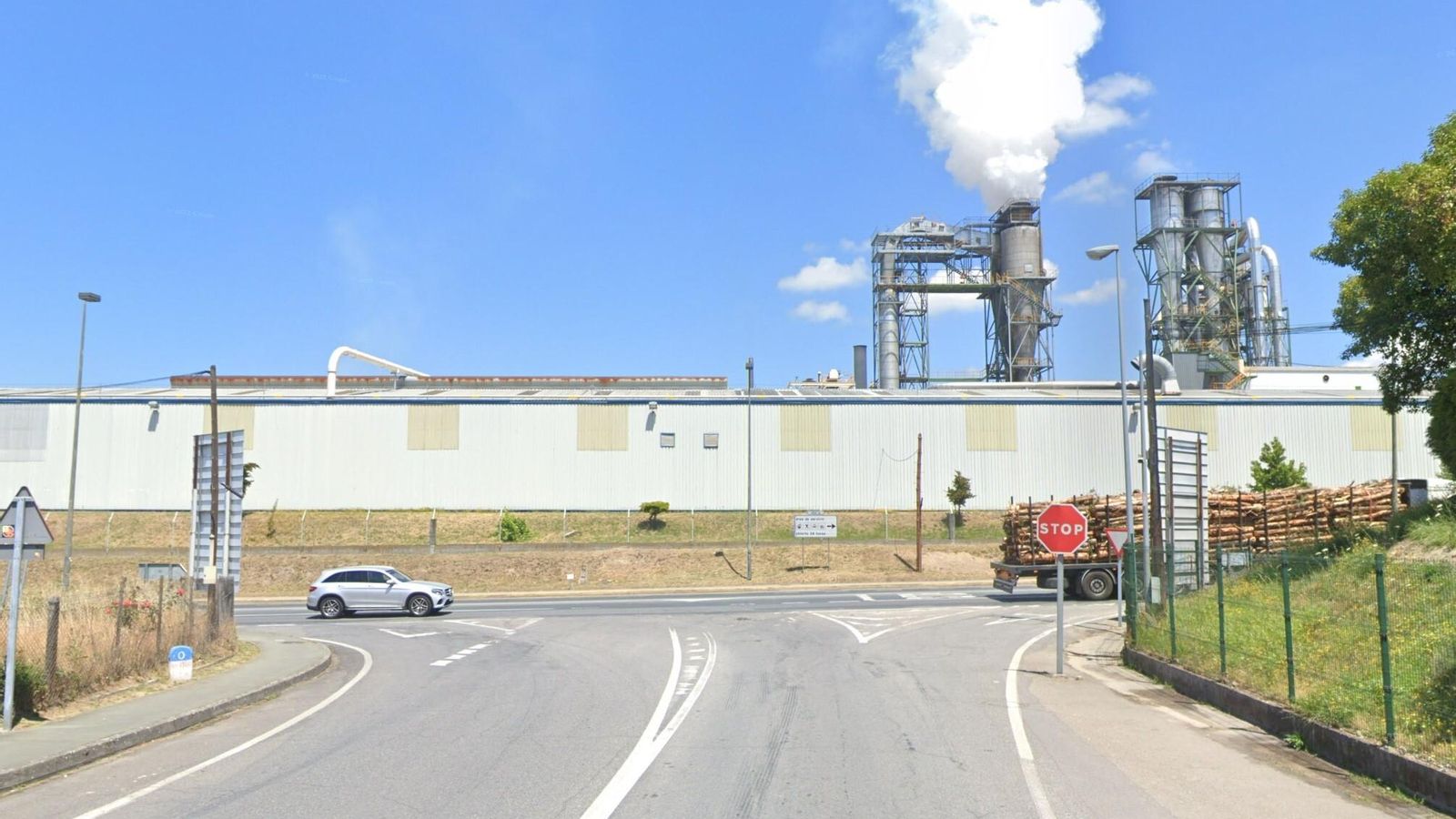 Nos aguarda un polígono industrial bastante desagradable antes de llegar a Ourense.