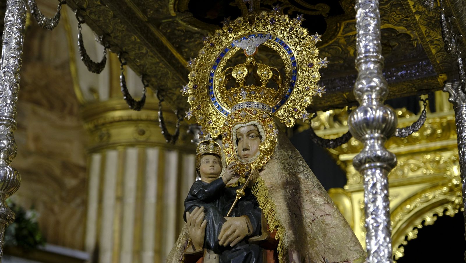 La ofrenda a la Virgen del Mar en imágenes