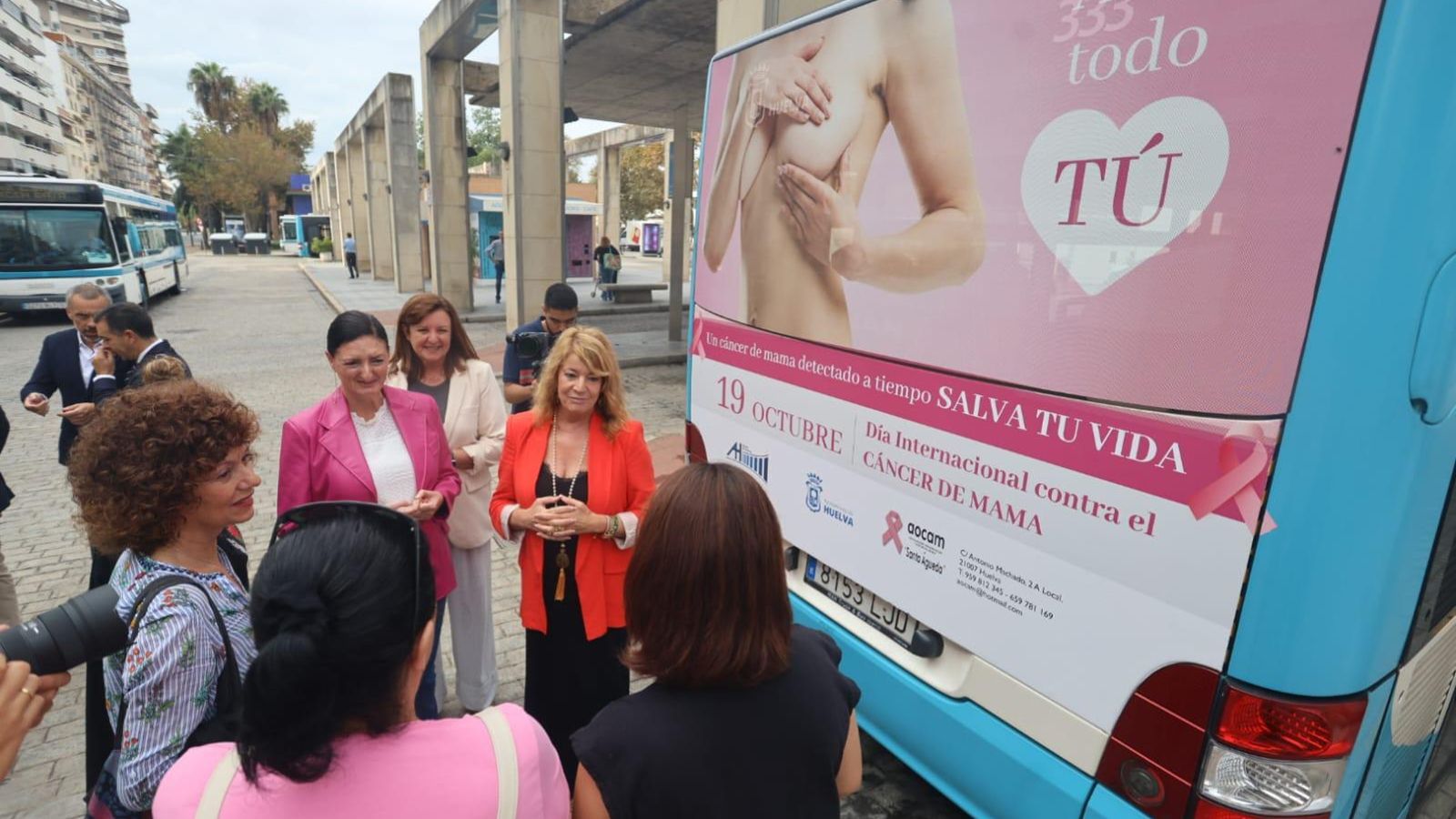 Autobús que recorrerá Huelva.