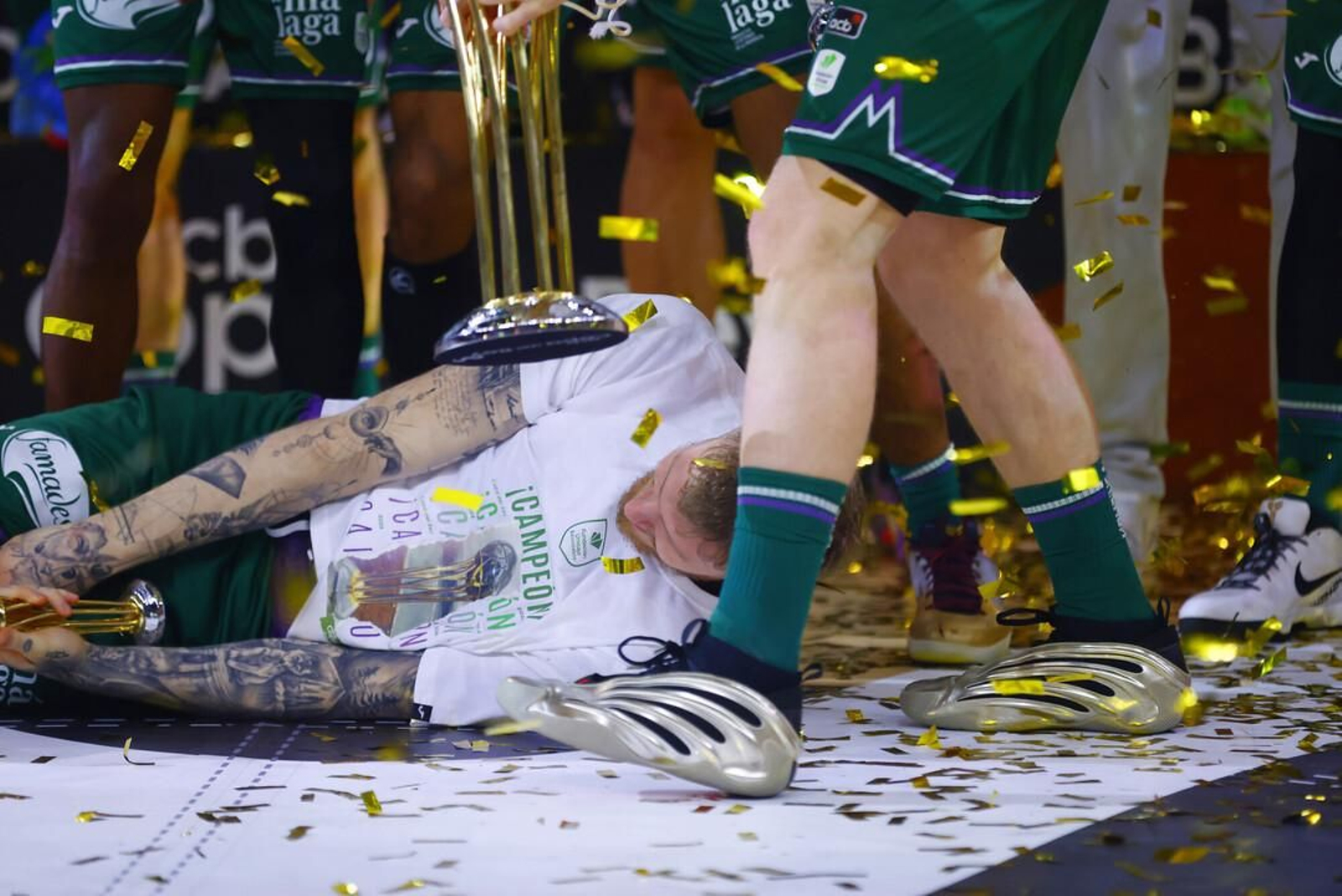 El Unicaja, campeón de Copa: Todas las imágenes del partido, la fiesta y la llegada a Málaga