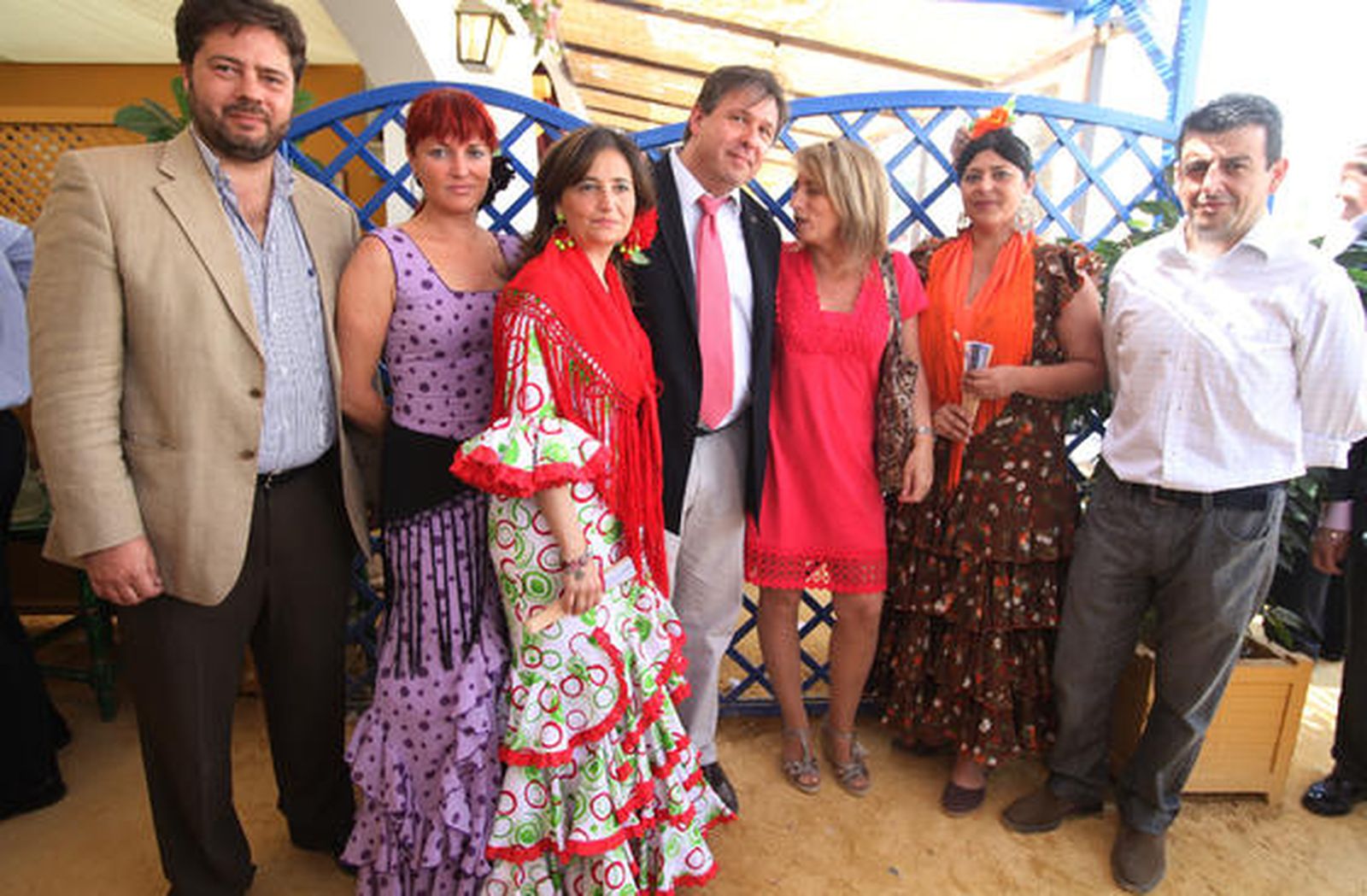 El candidato a rector de la Universidad de Cádiz, José María Rodríguez Izquierdo y su equipo: Manuel Rozados,  Dolores Cervilla, María José Rodríguez Mesa, Esther Hava, Isabel Zurita y Miguel Ángel Cauqui. 

Foto: Vanesa Lobo